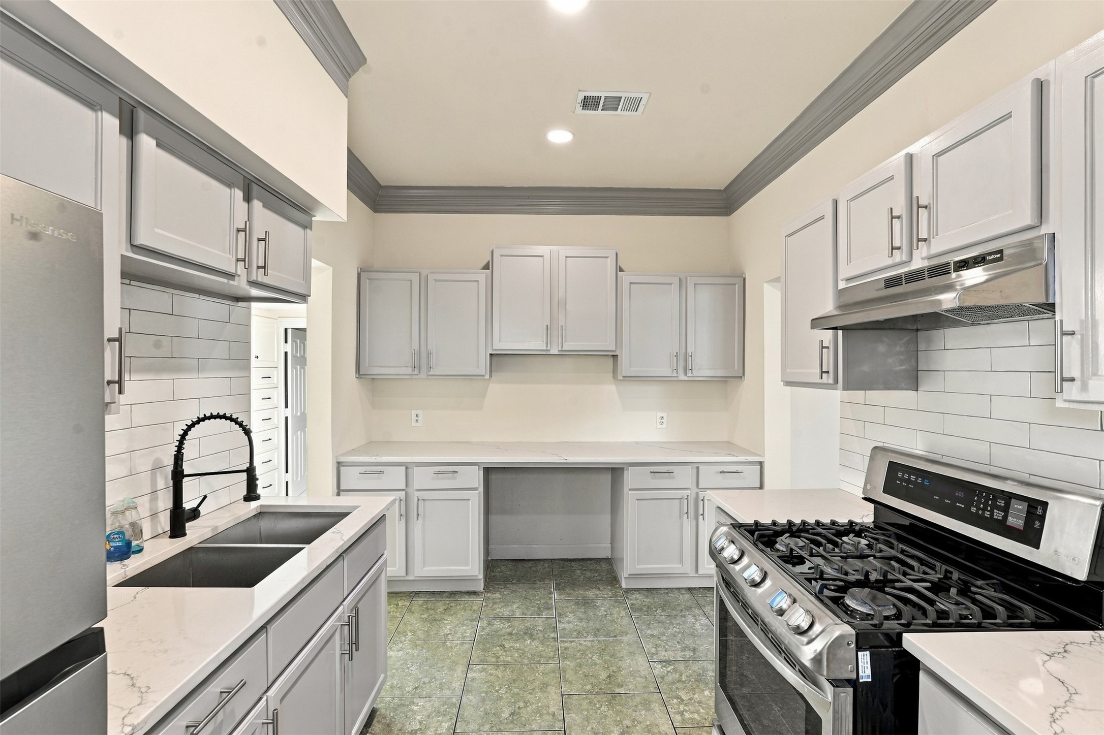 1110 Cordell Street Property Photo 5
