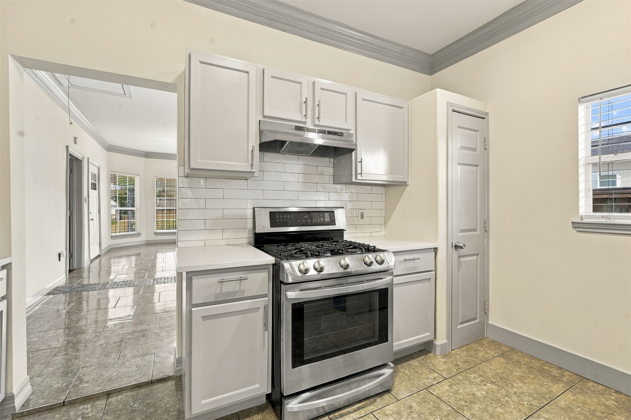 1110 Cordell Street Property Photo 6