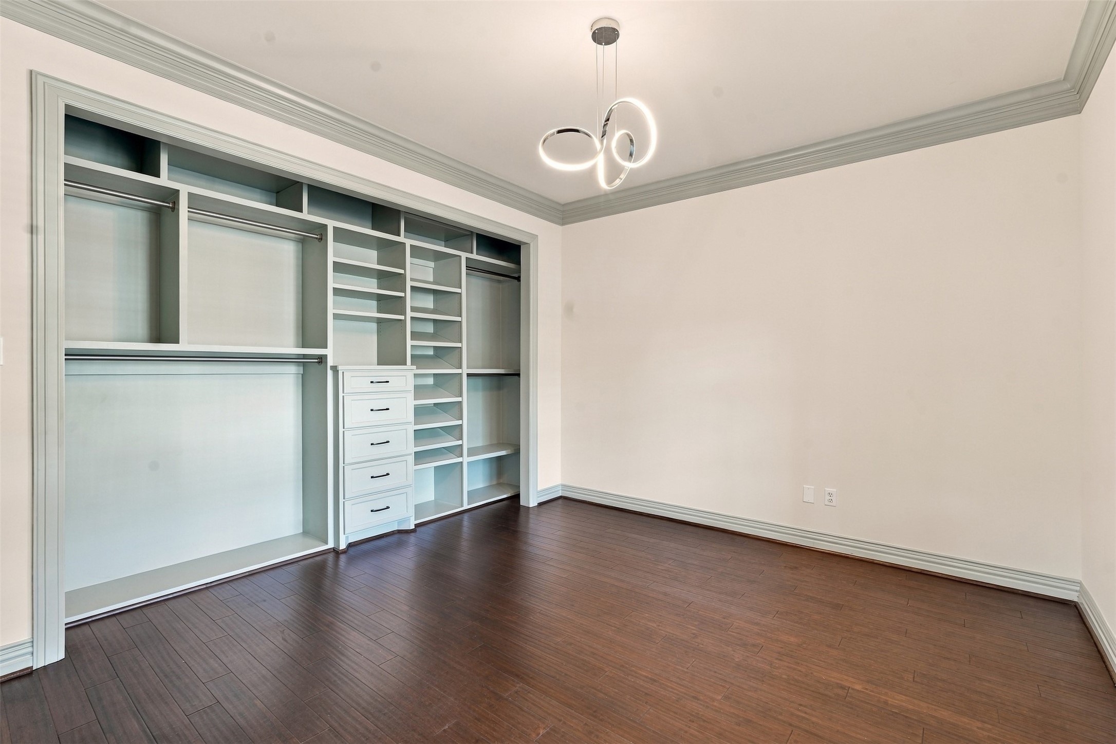 1110 Cordell Street Property Photo 8