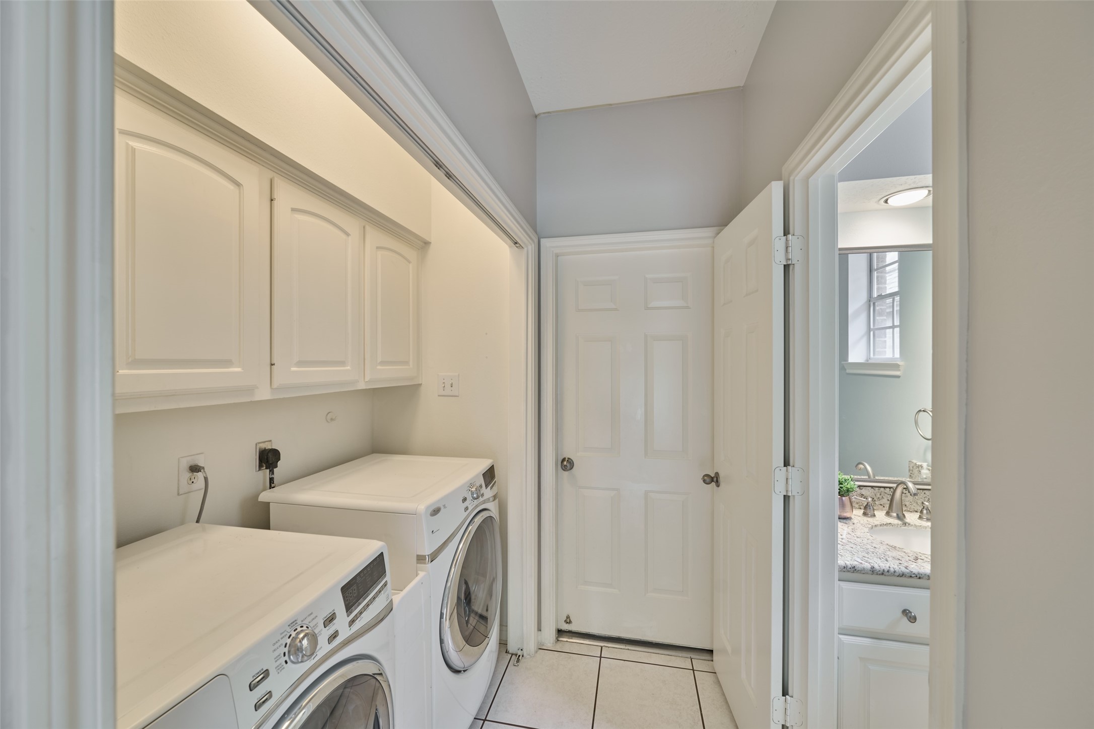 13839 Carriage Walk Lane Property Photo 25