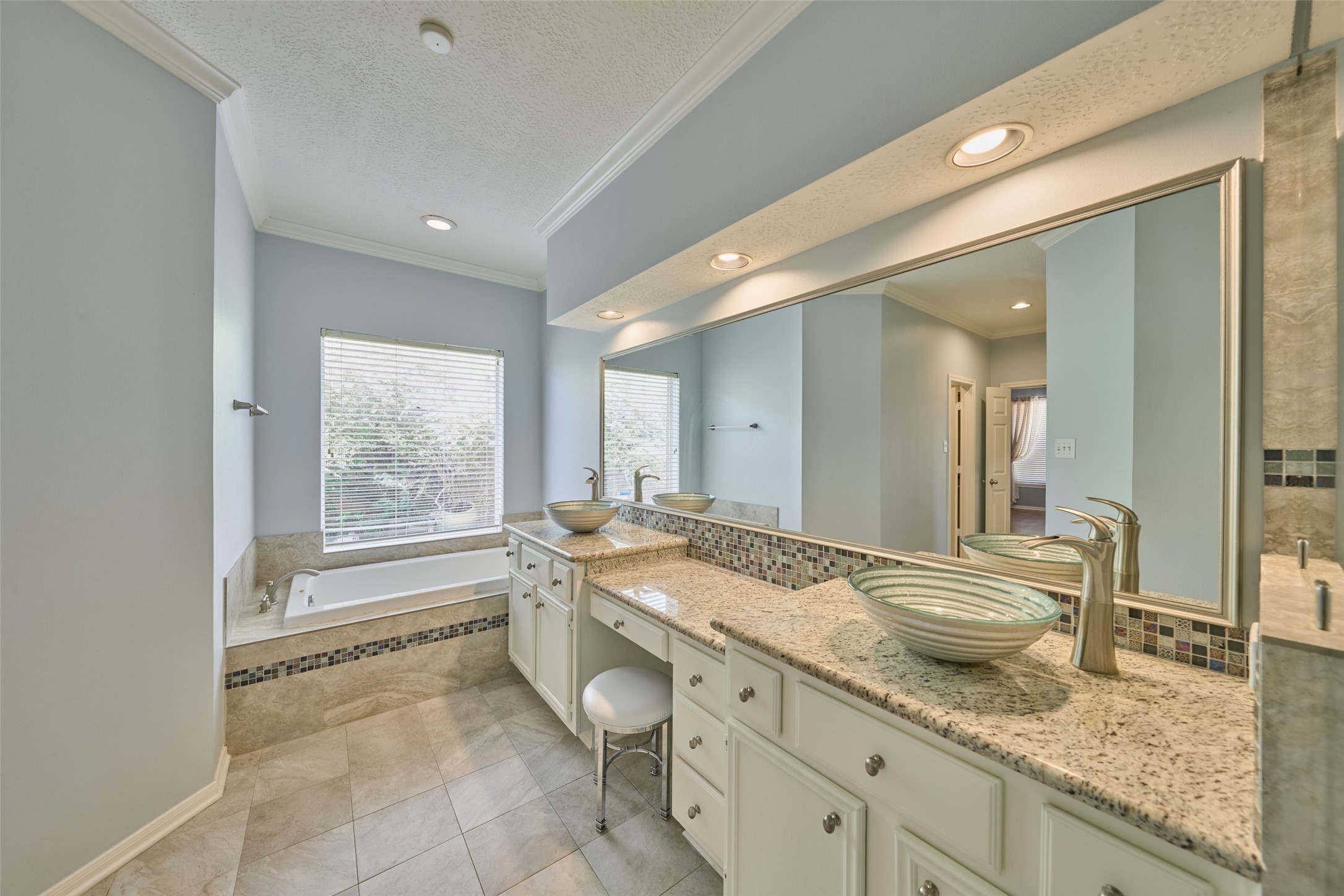 13839 Carriage Walk Lane Property Photo 32