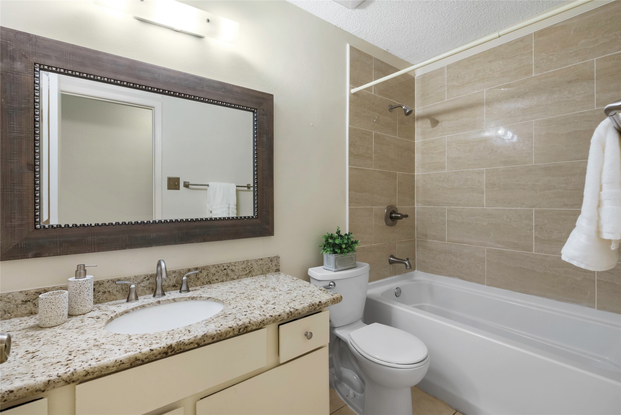 13622 Sunswept Way Property Photo 4