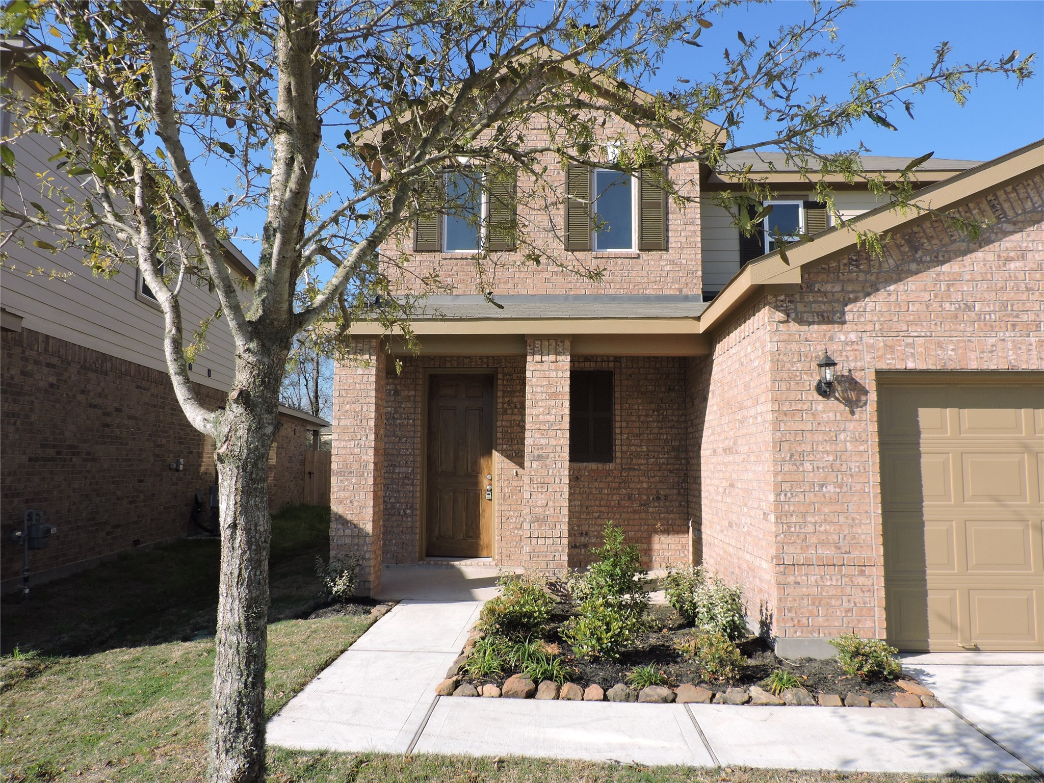 1122 Epworth Court Property Photo 3