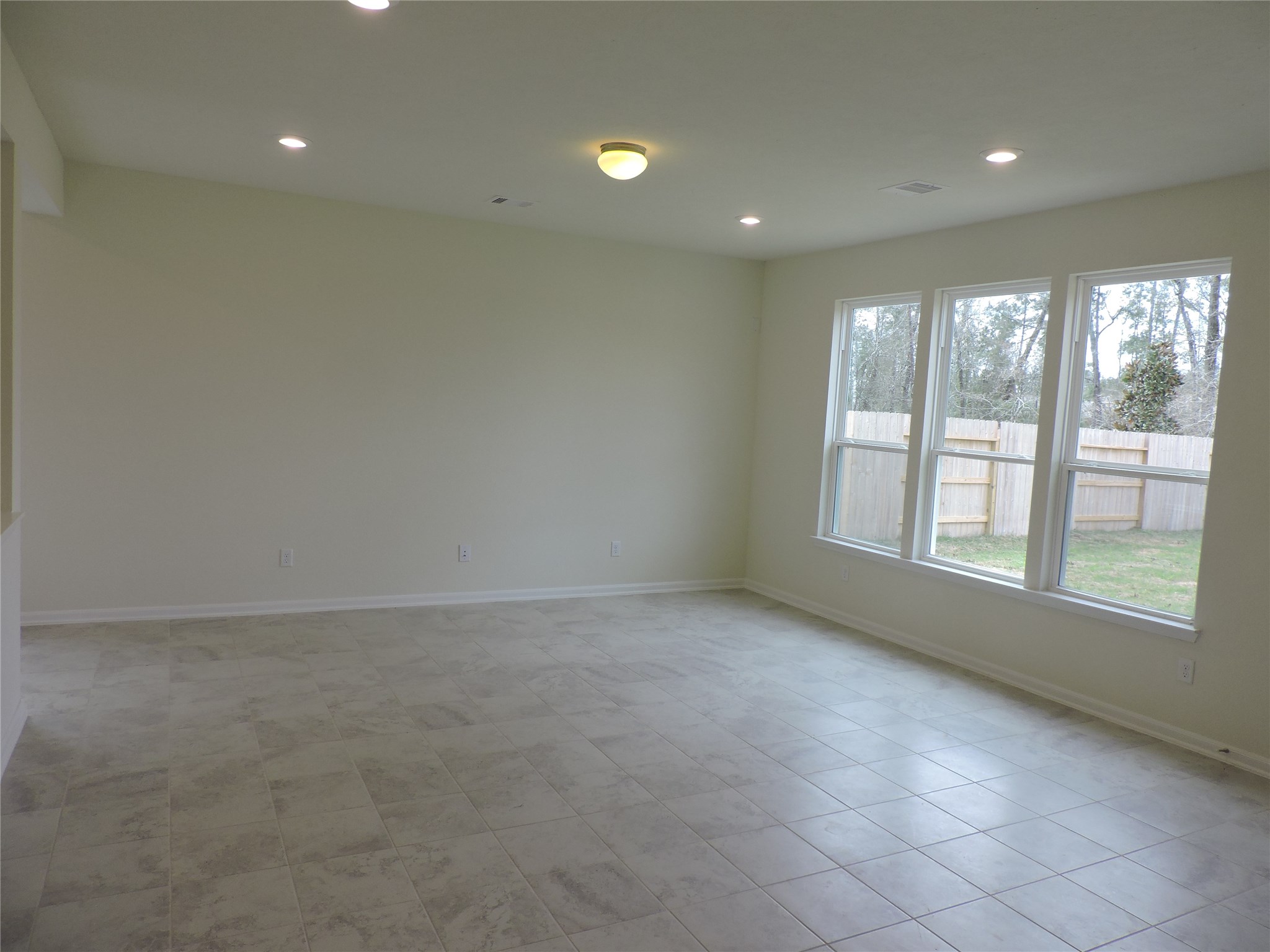 1122 Epworth Court Property Photo 10