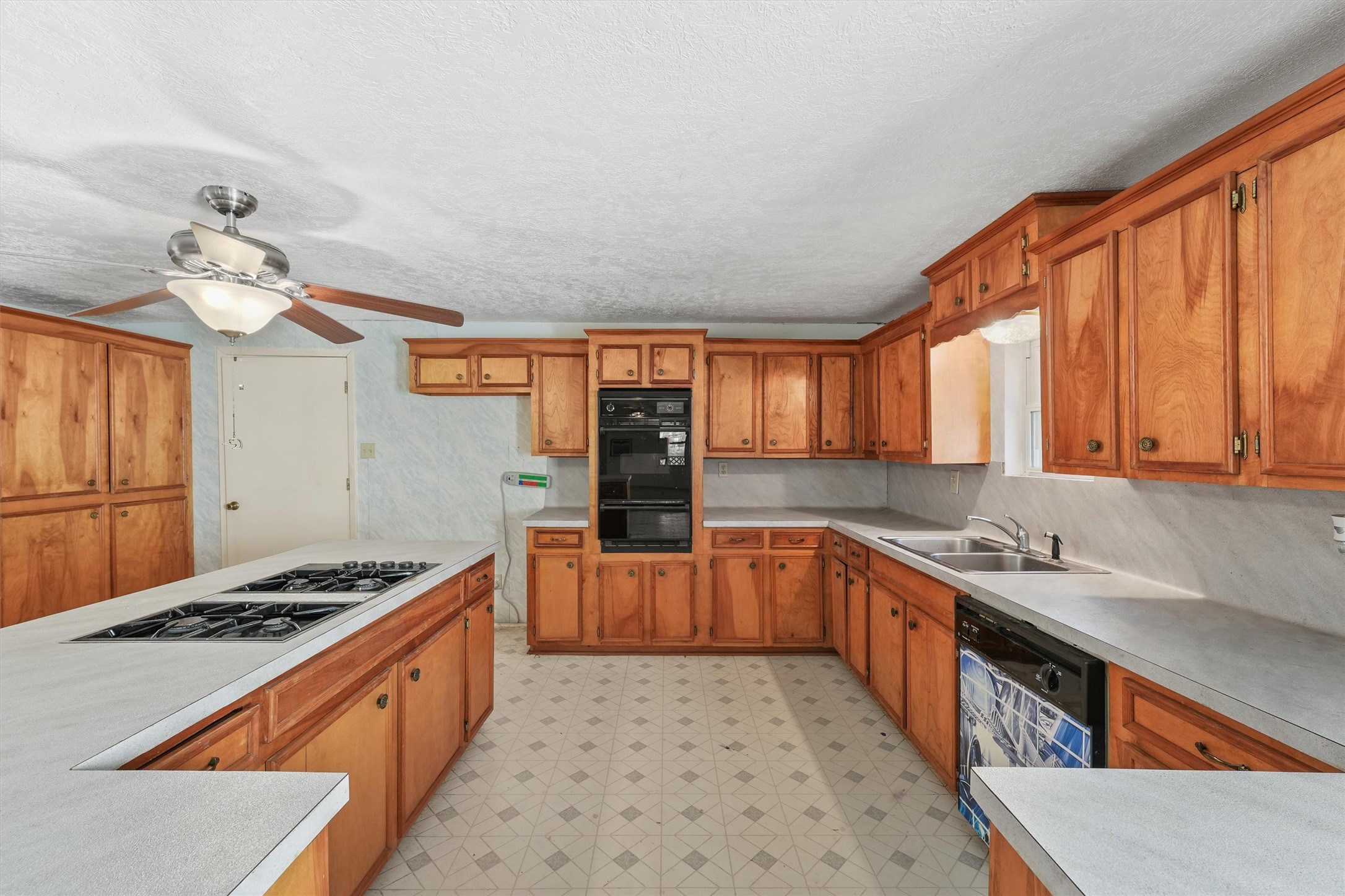 2163 County Road 6026 Property Photo 7
