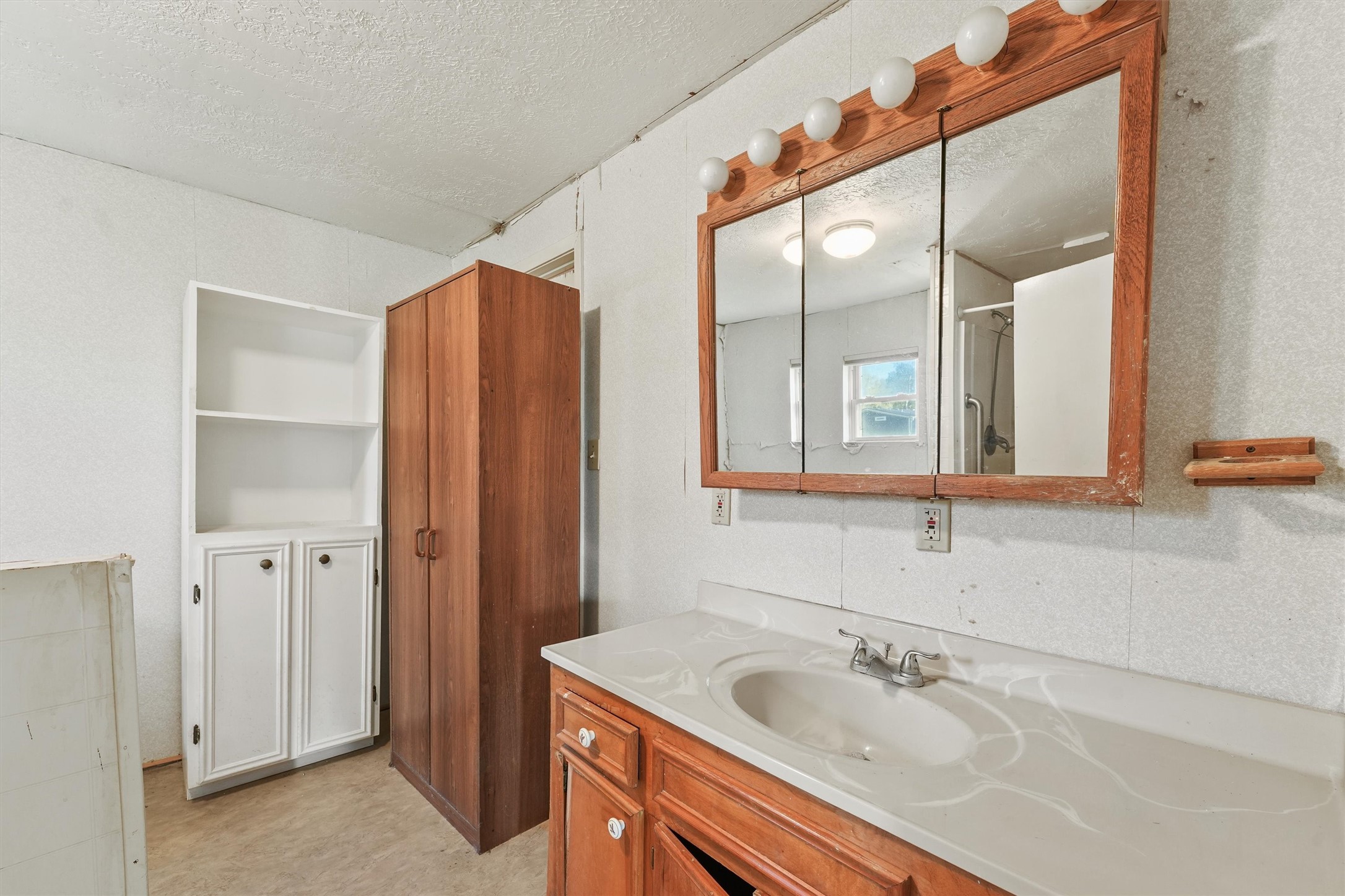 2163 County Road 6026 Property Photo 12