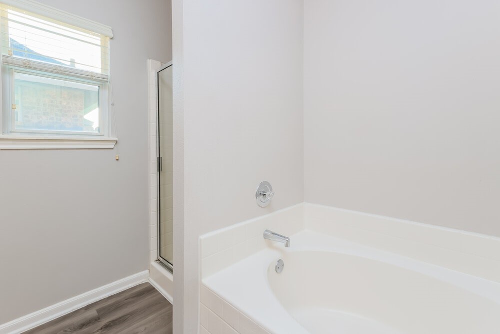 985 Oak Falls Drive Property Photo 12