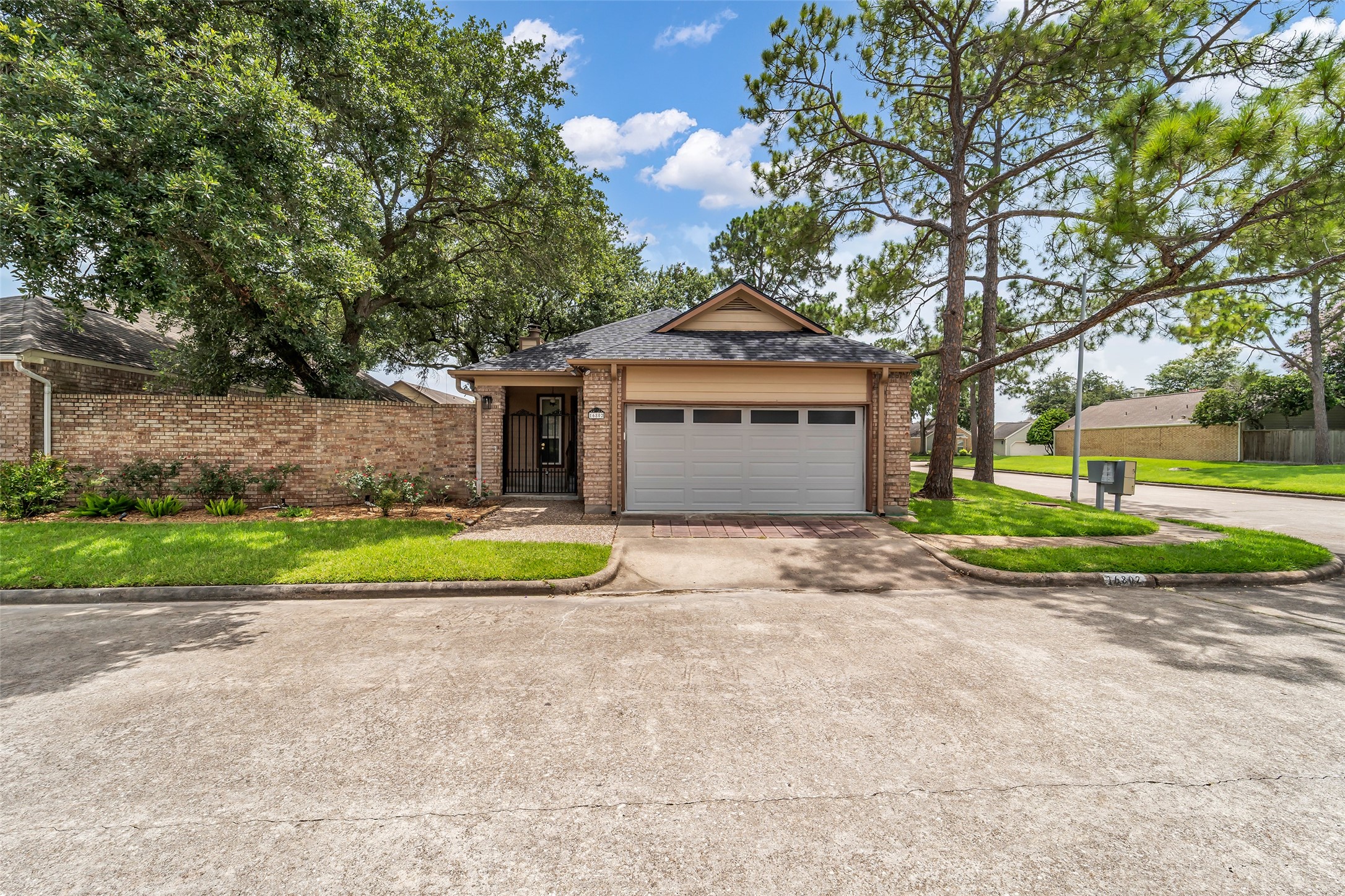 16802 Heath Hollow Way Property Photo 1