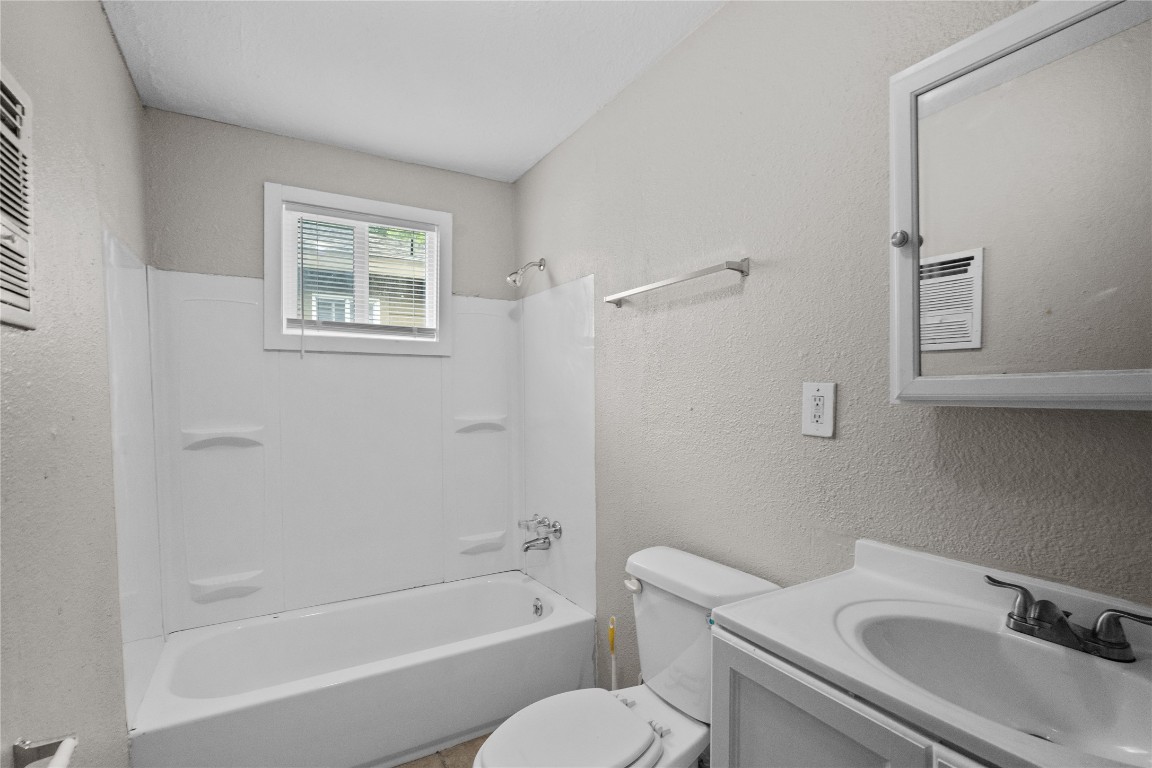 2328 Boss Street A Property Photo 7