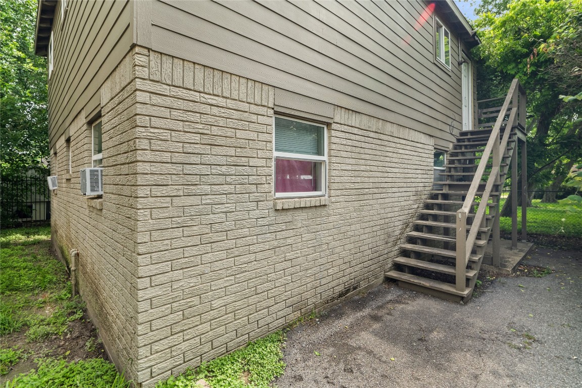2328 Boss Street A Property Photo 9
