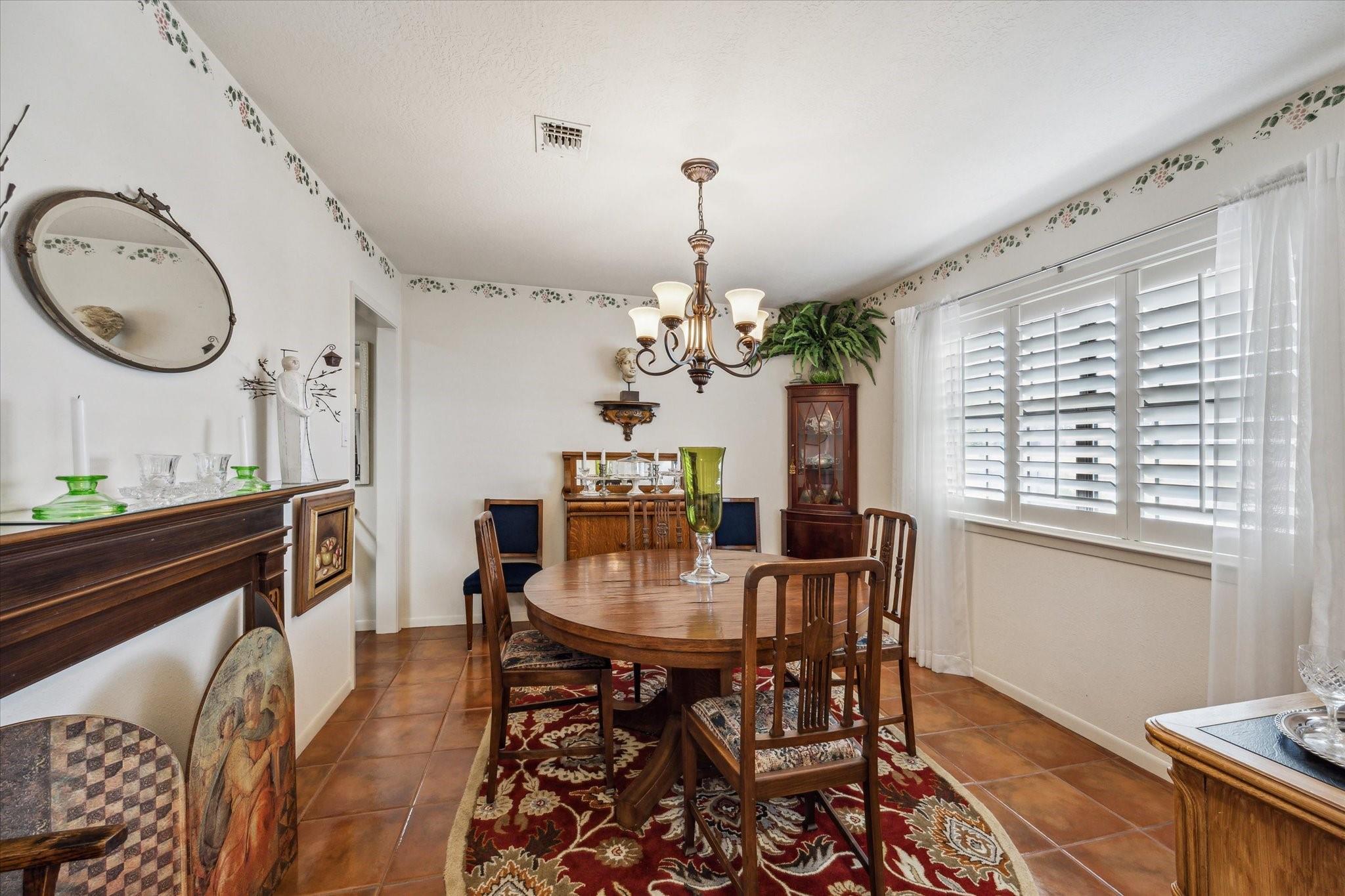 806 W Hacienda Property Photo 4