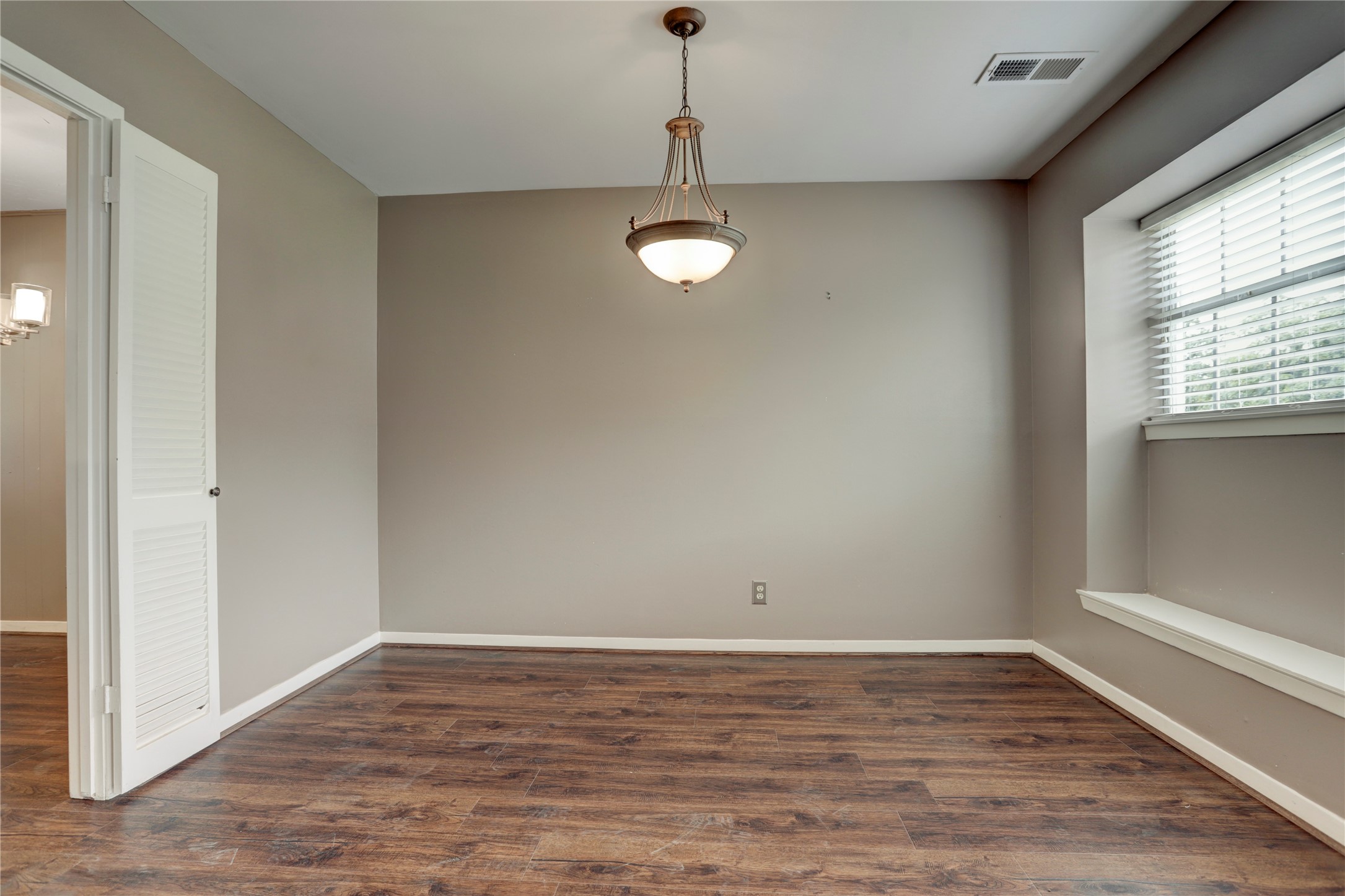 9631 Fairdale Lane Property Photo 5