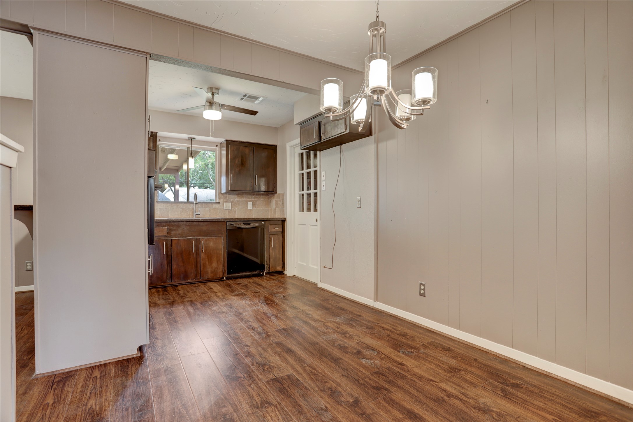 9631 Fairdale Lane Property Photo 6