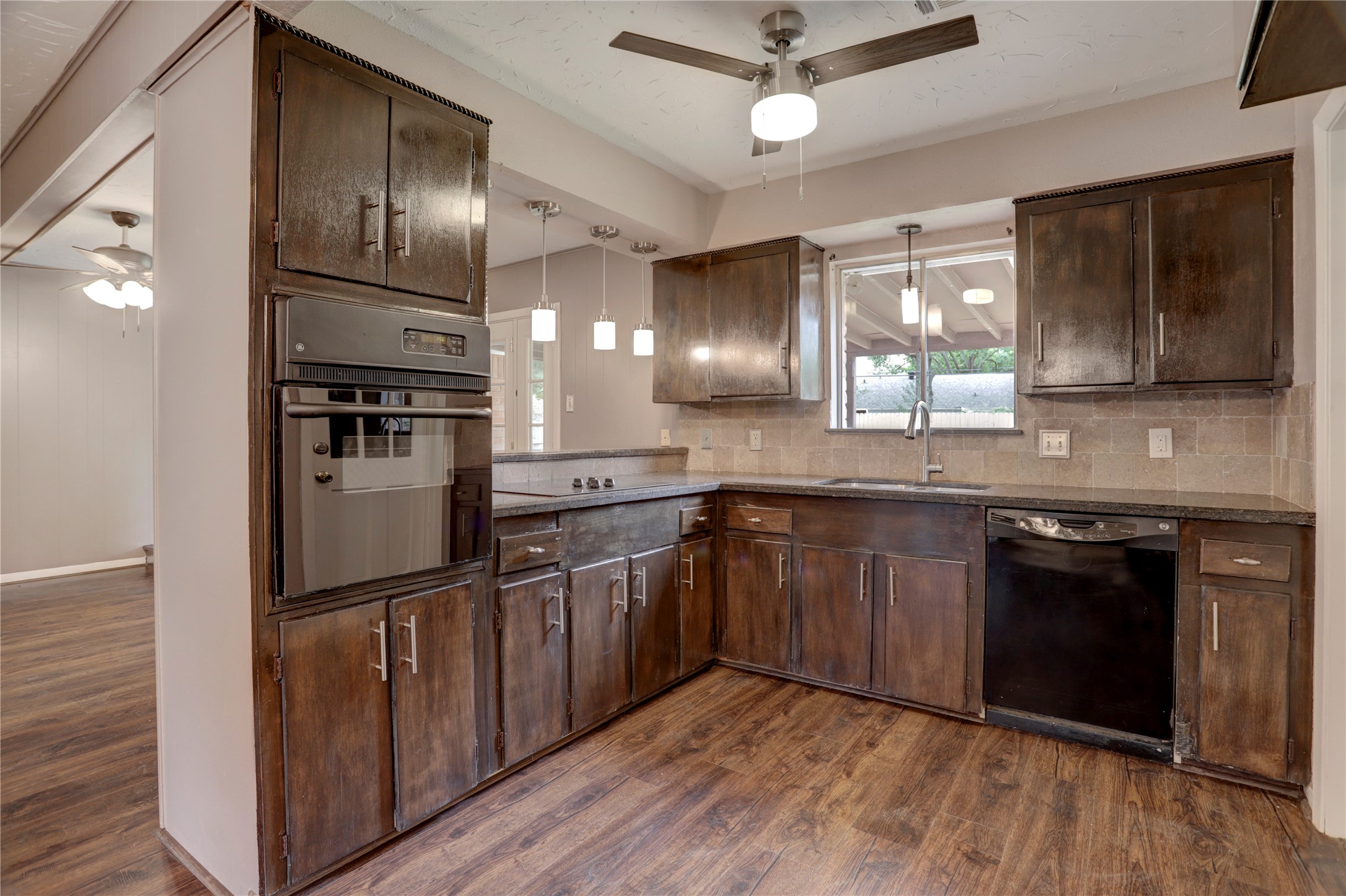 9631 Fairdale Lane Property Photo 8