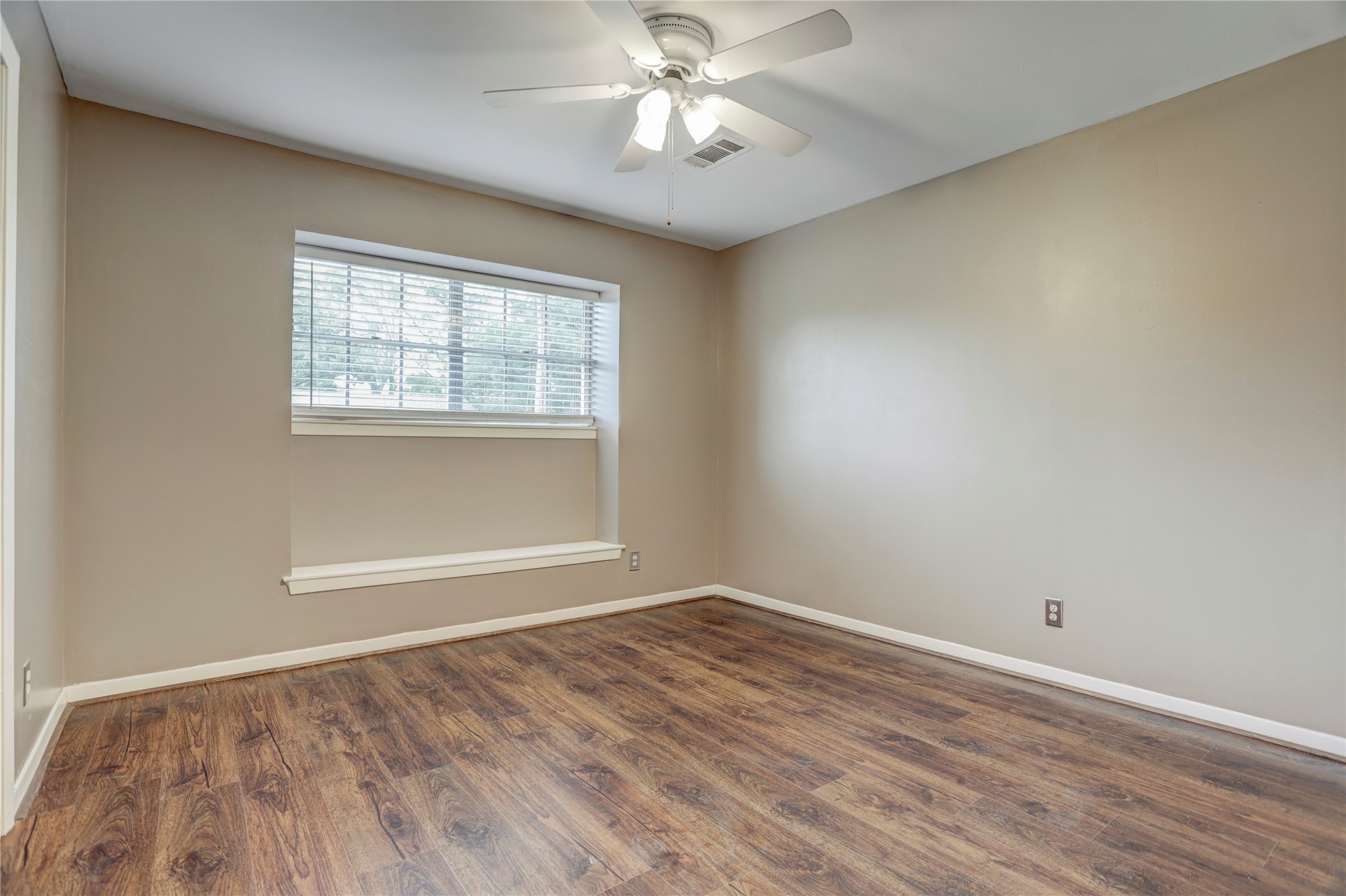 9631 Fairdale Lane Property Photo 12