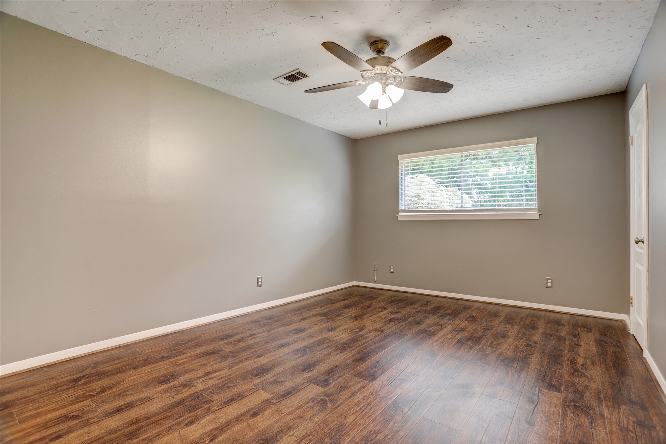 9631 Fairdale Lane Property Photo 14