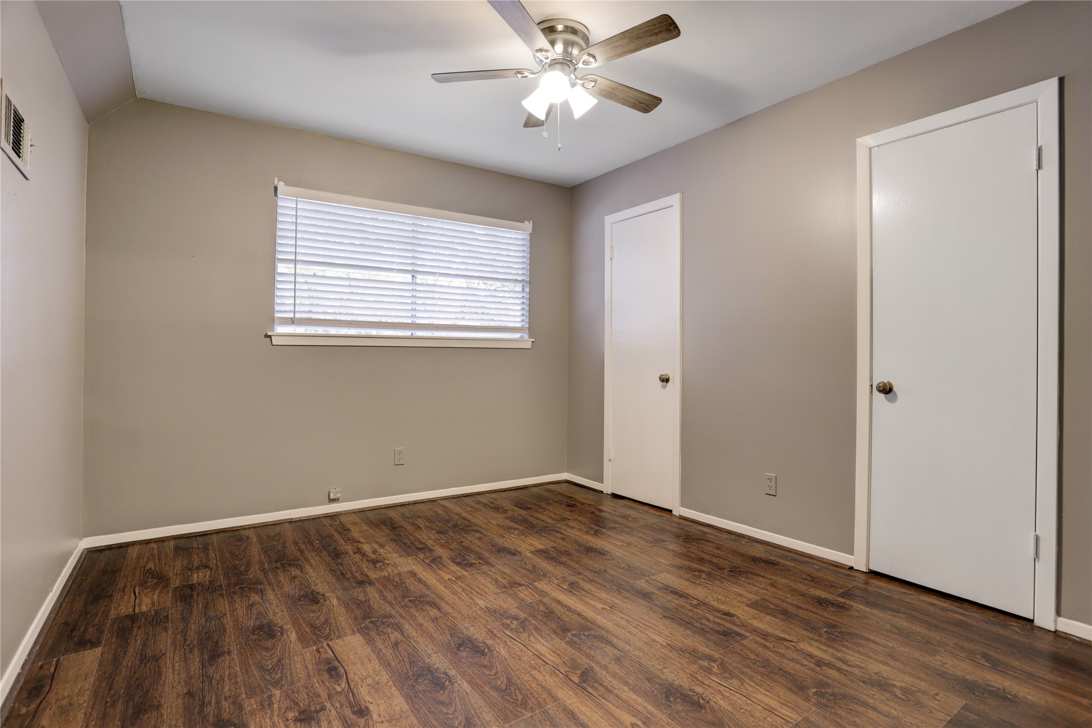 9631 Fairdale Lane Property Photo 15