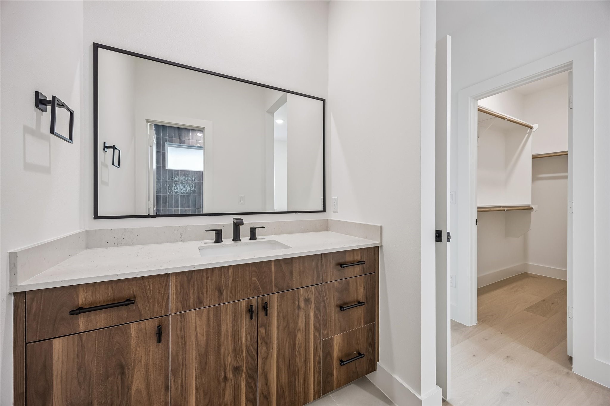 5339 Larkin Street Property Photo 26