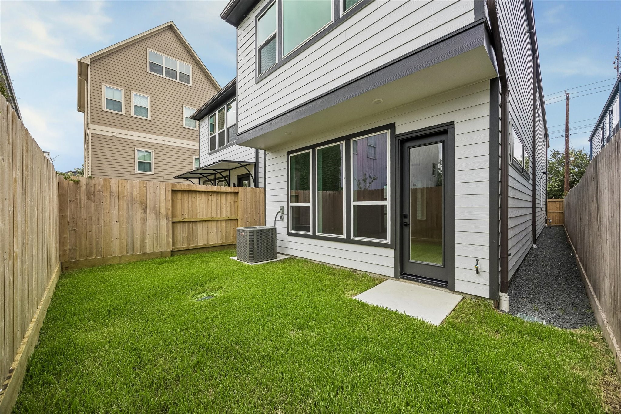 5339 Larkin Street Property Photo 40