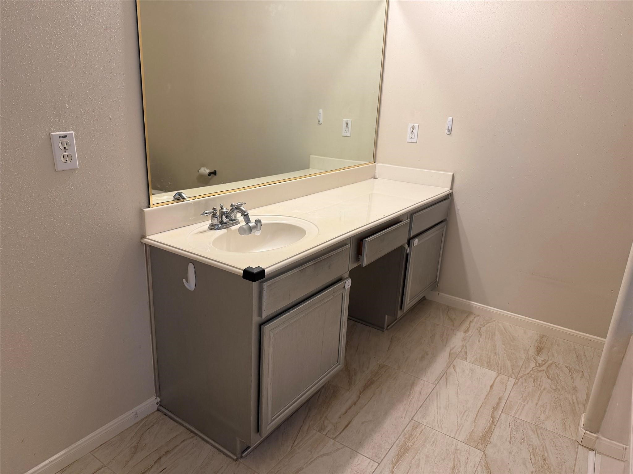 13715 Audra Lane Property Photo 15