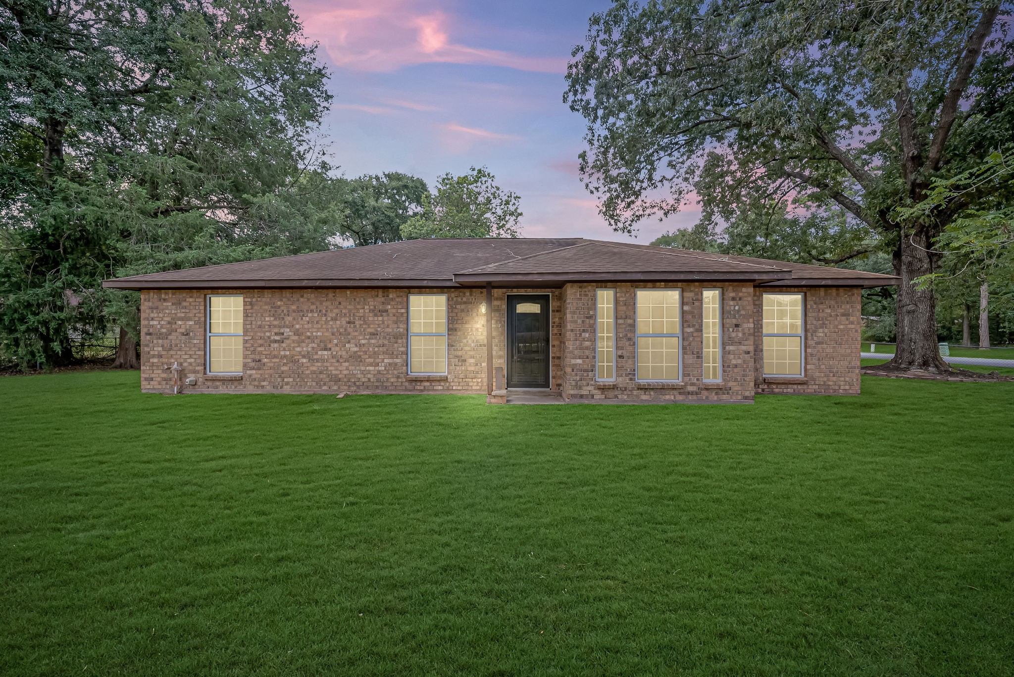 19904 Mercedell Drive Property Photo 1