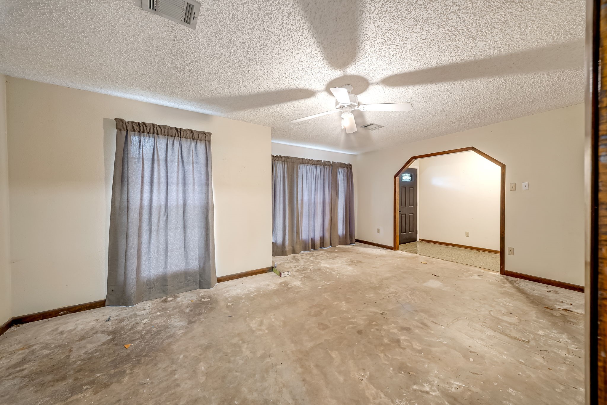 19904 Mercedell Drive Property Photo 5