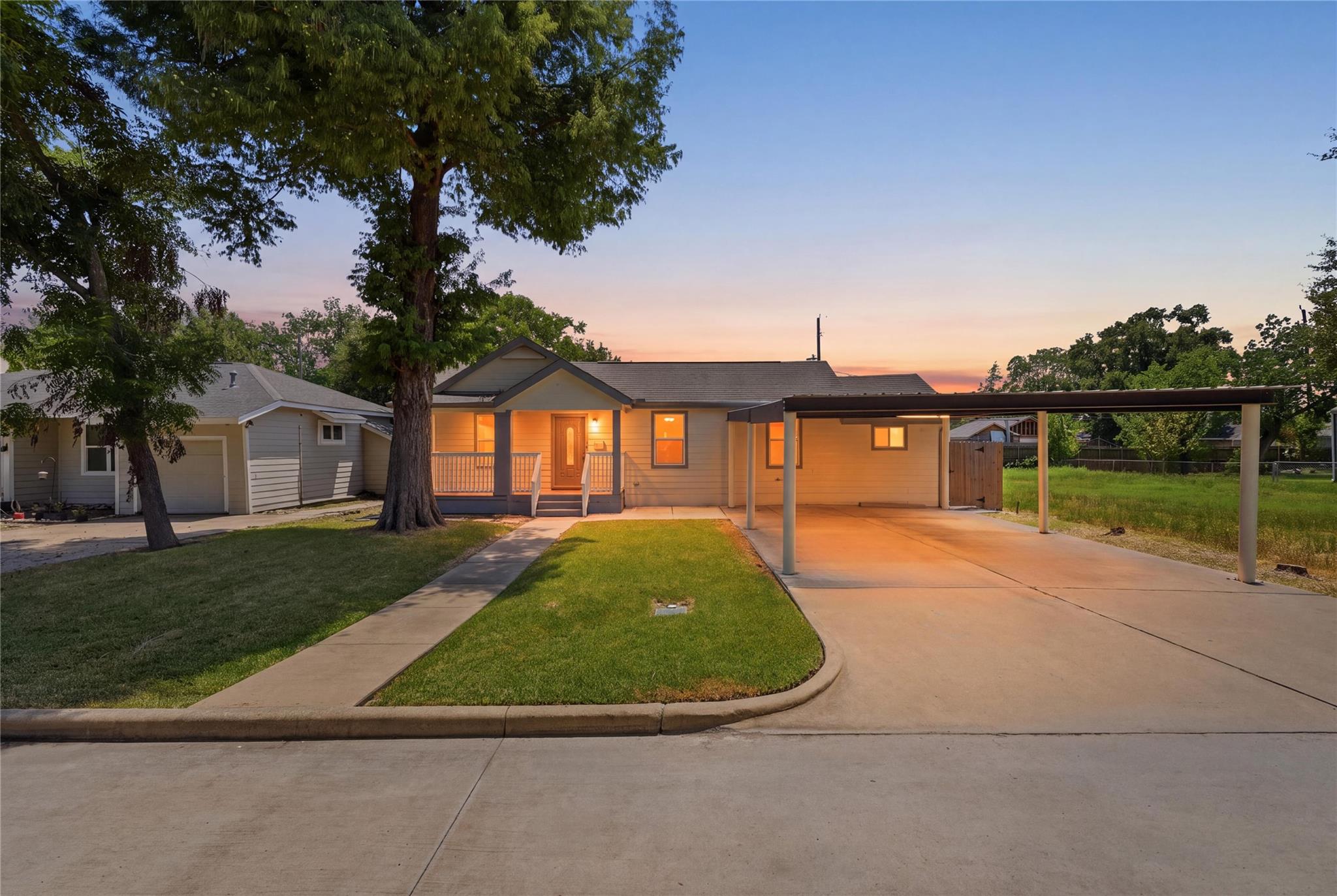912 Seymour Street, Pasadena TX 77506 Property Photo 1