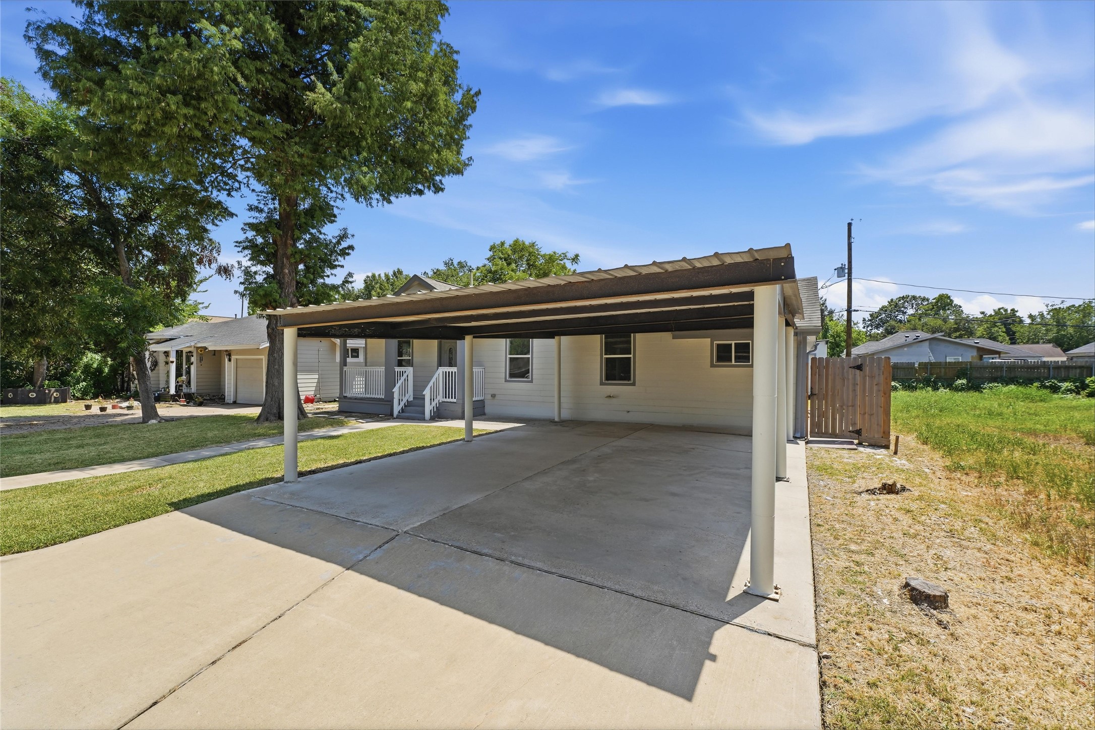 912 Seymour Street Property Photo 3