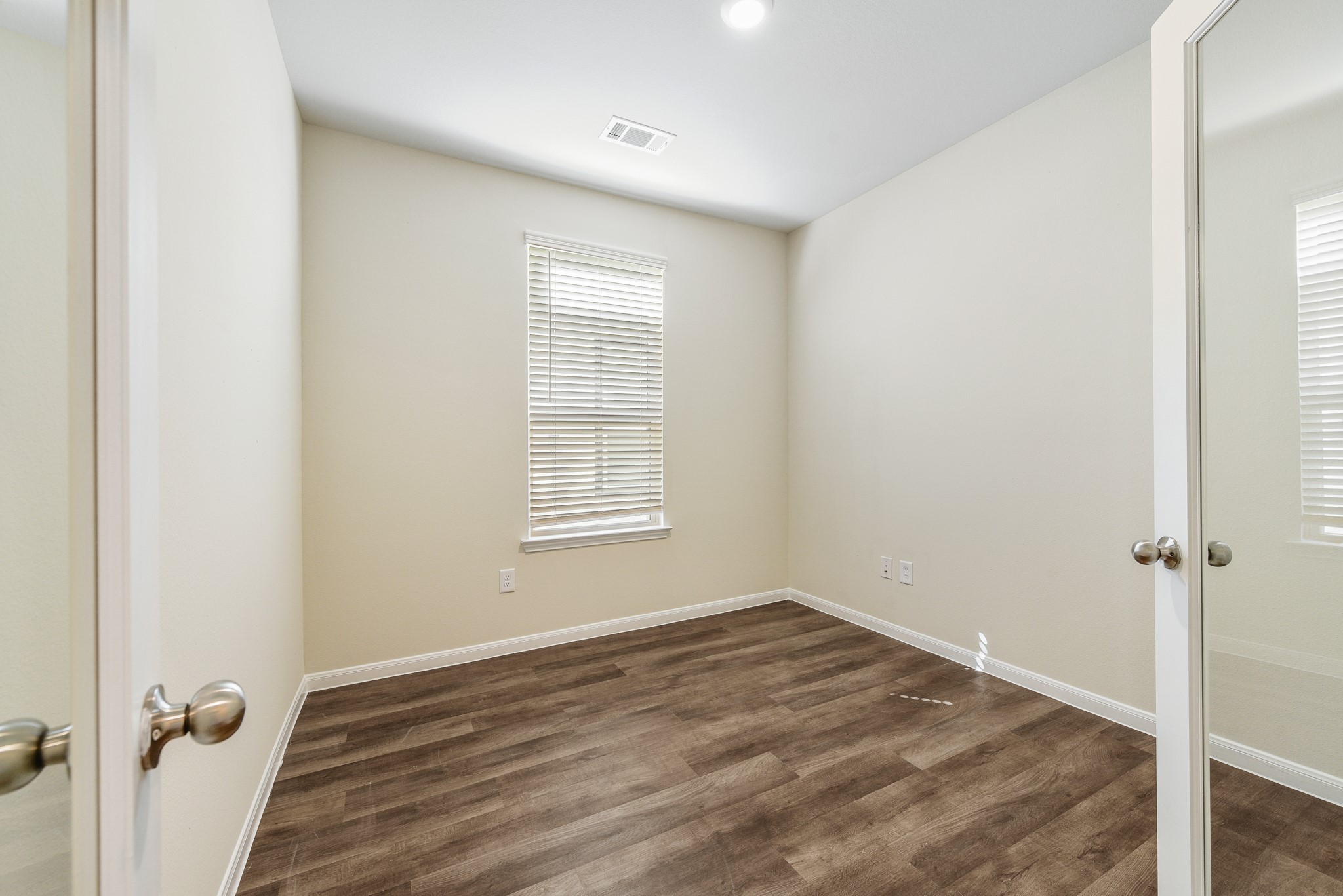 11751 Armadale Dr Property Photo 6
