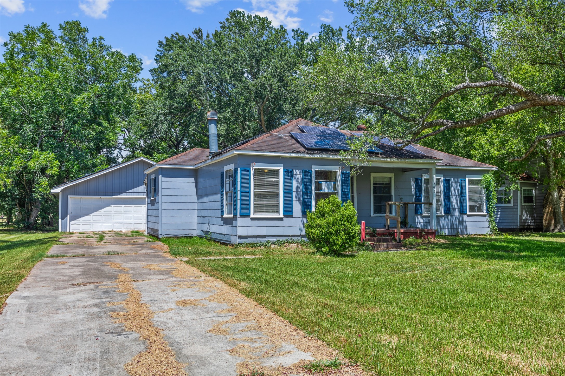 1904 Wright Boulevard Property Photo 1