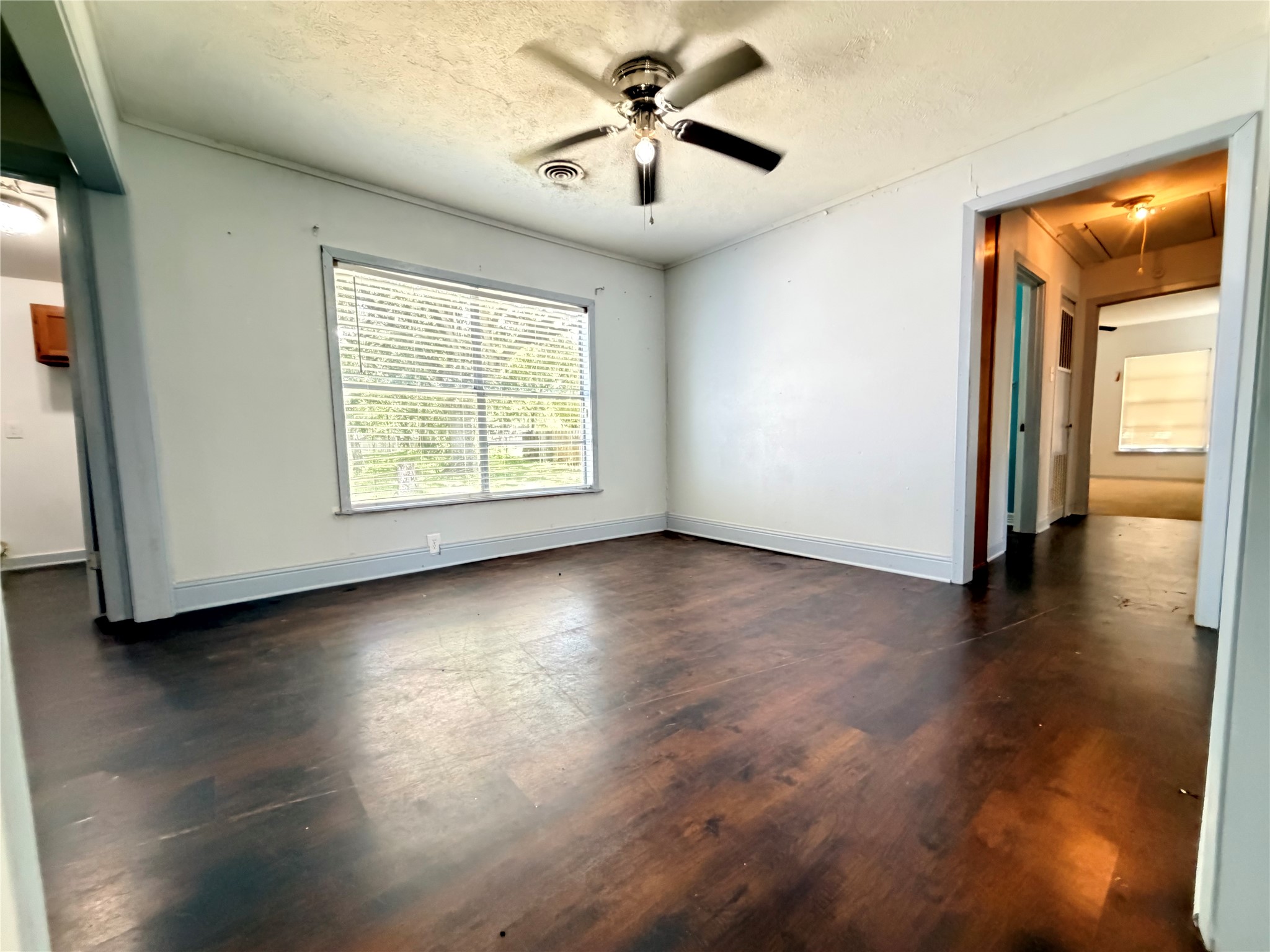1904 Wright Boulevard Property Photo 4