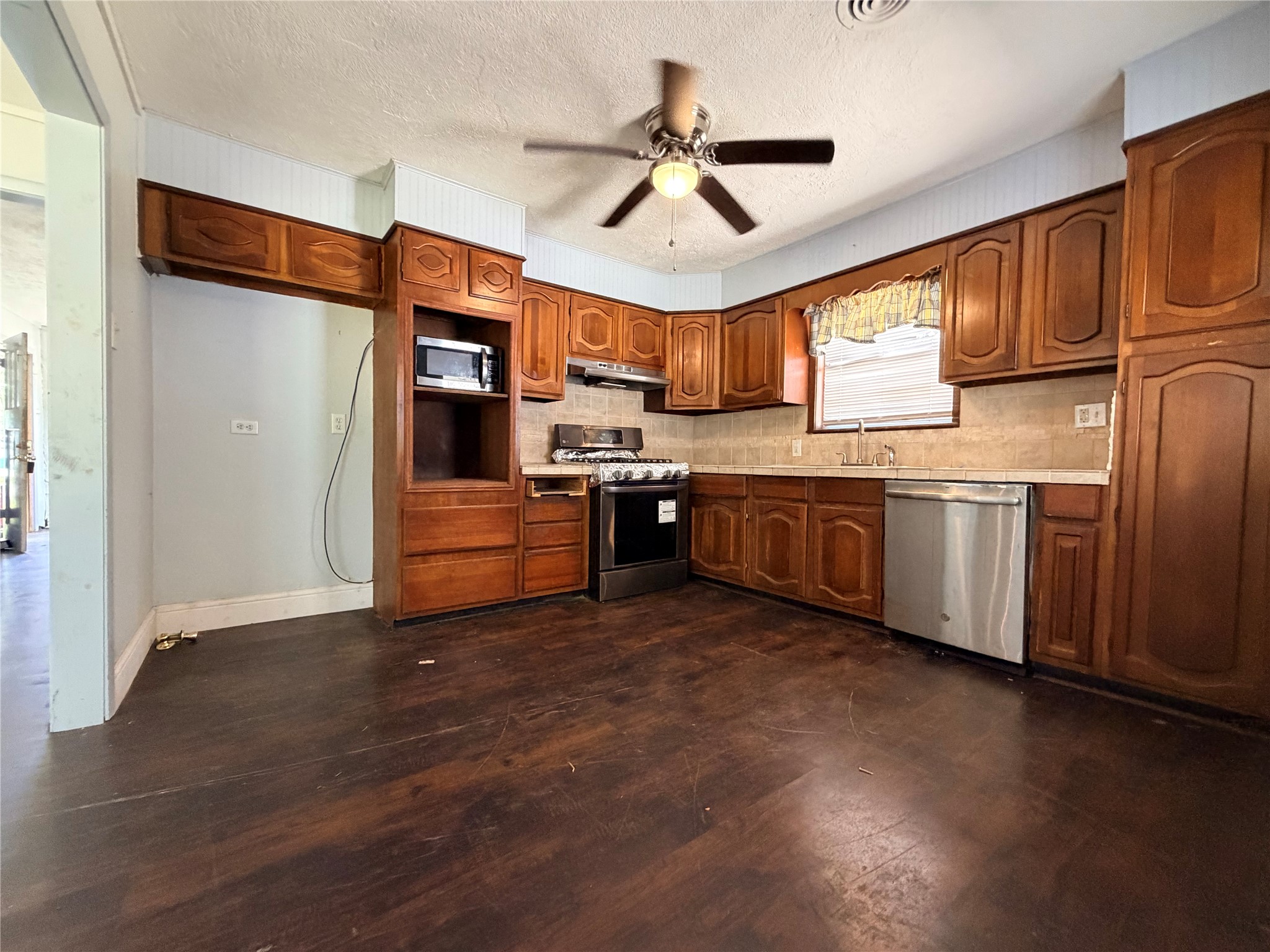 1904 Wright Boulevard Property Photo 6