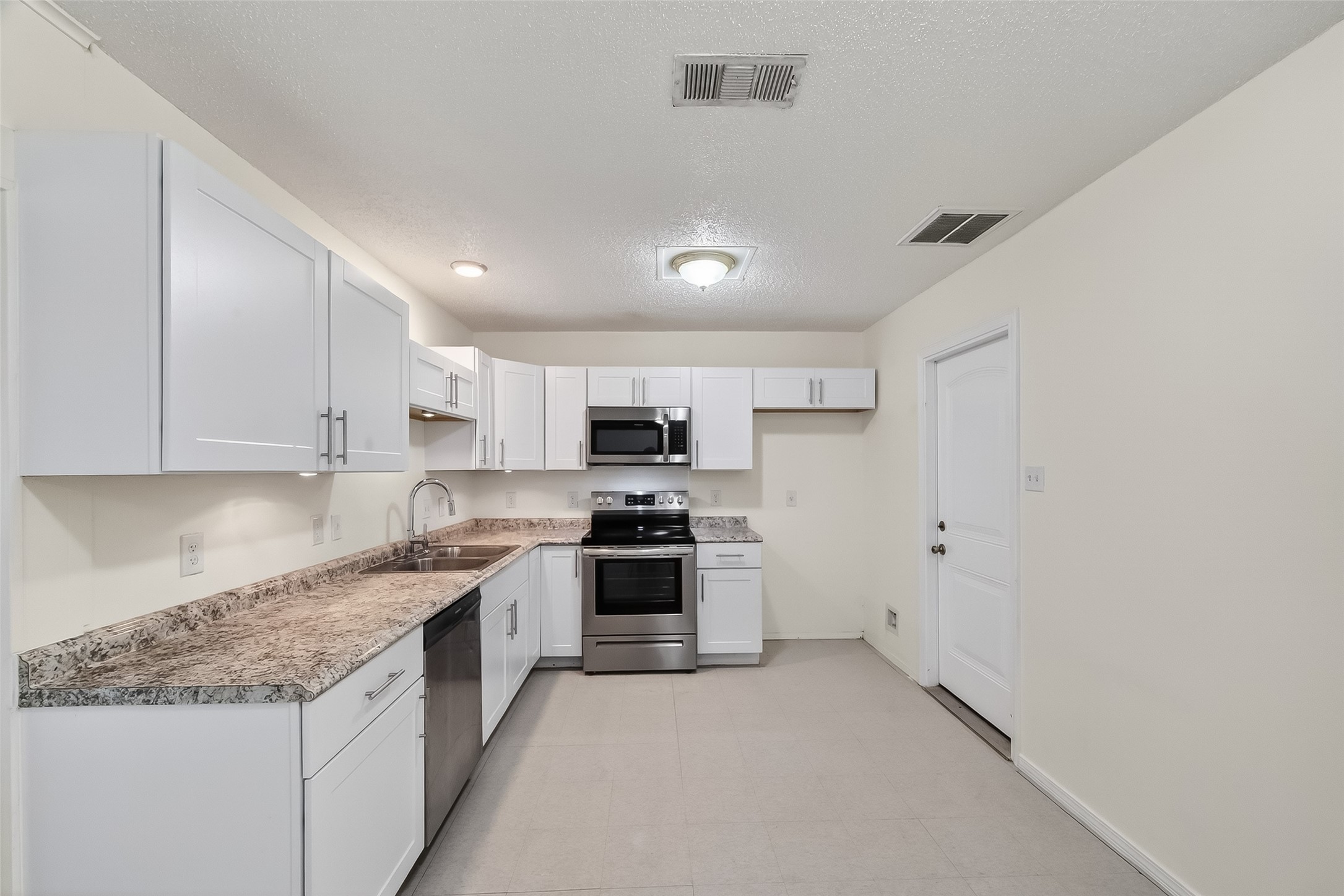 15022 Chipman Lane Property Photo 19