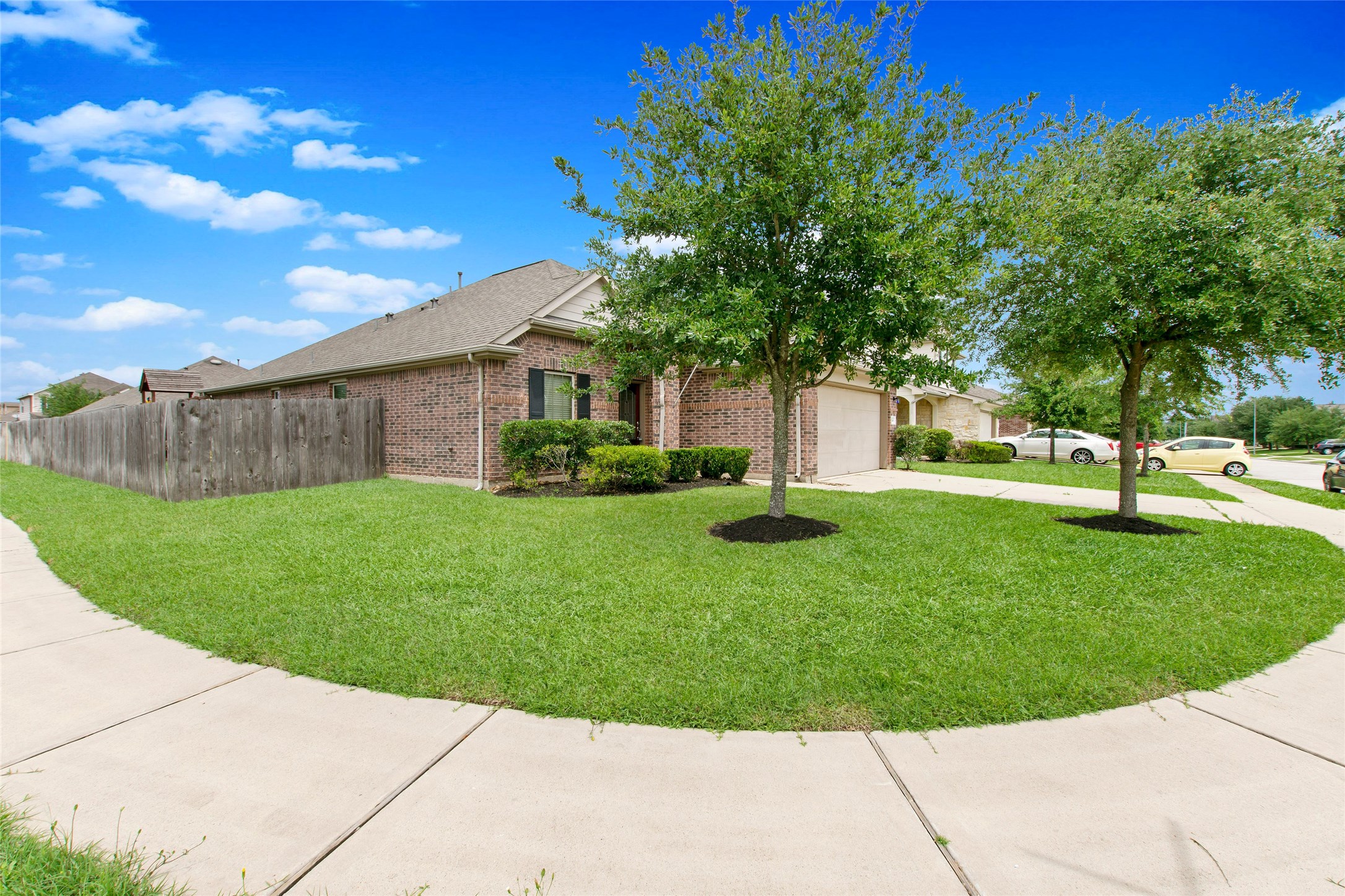 8746 Sunny Gallop Drive Property Photo 3