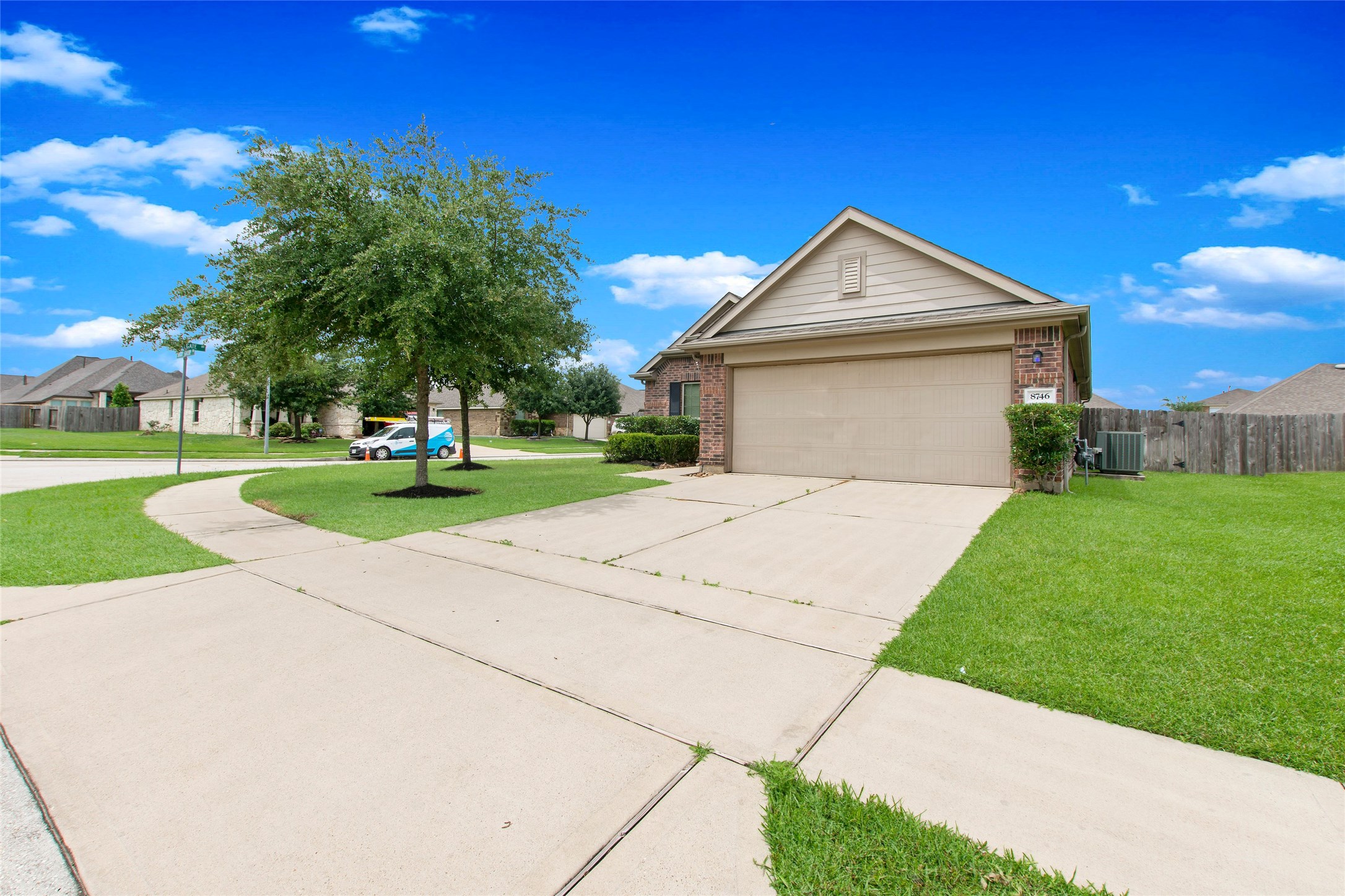 8746 Sunny Gallop Drive Property Photo 4