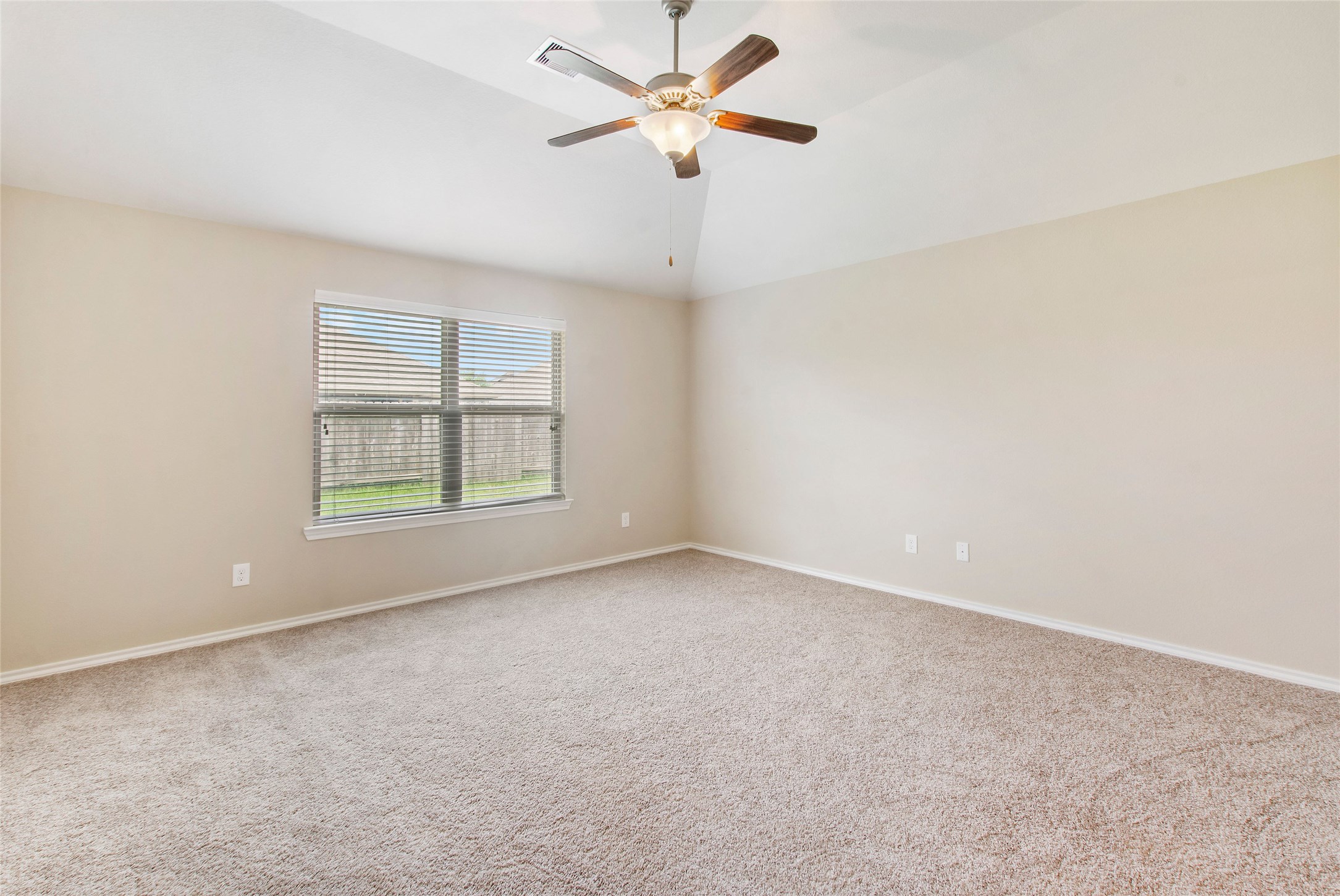 8746 Sunny Gallop Drive Property Photo 13