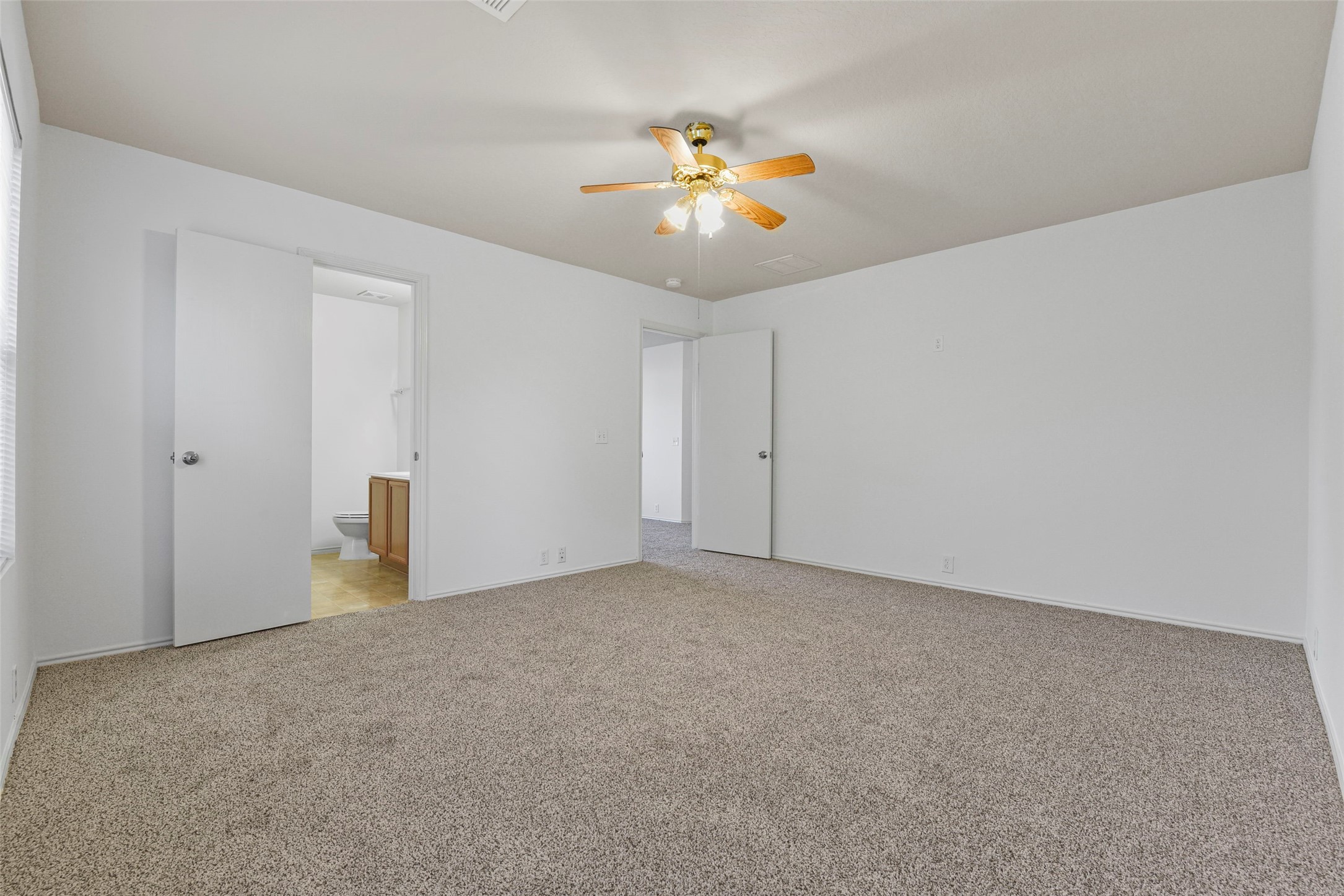 822 Grand Plains Drive Property Photo 14