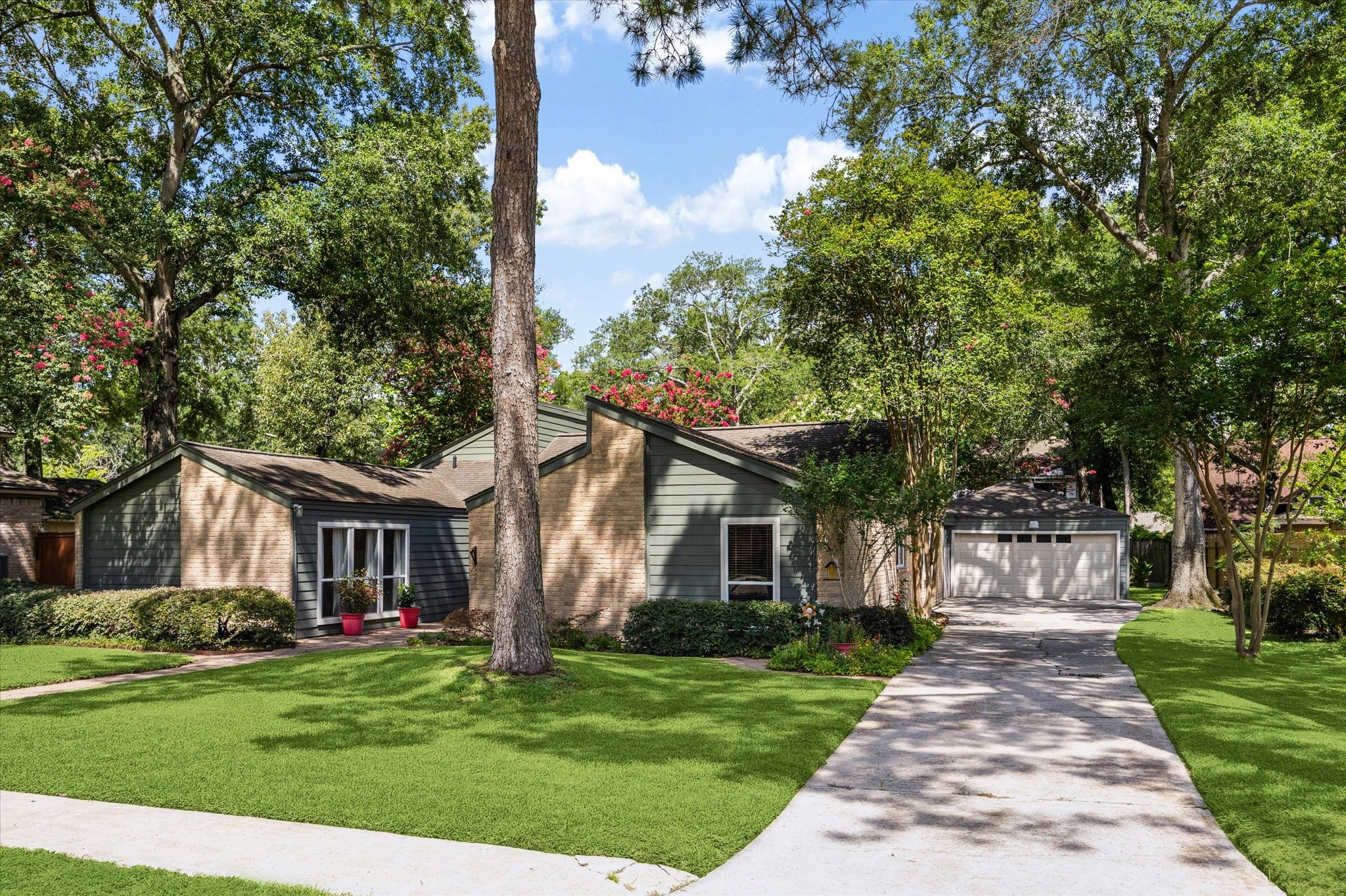 12534 Ravensway Drive Property Photo 1