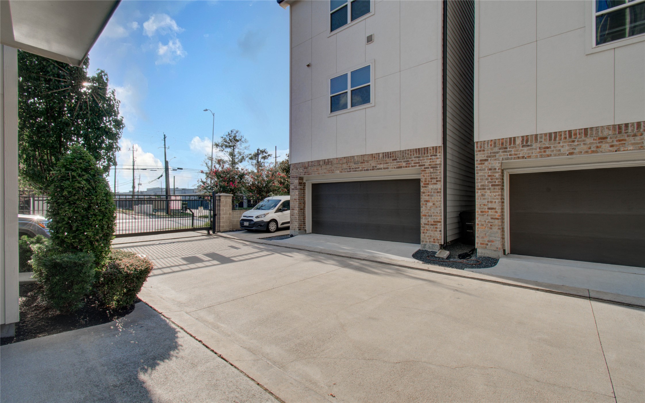 1262 N Post Oak Road A Property Photo 8