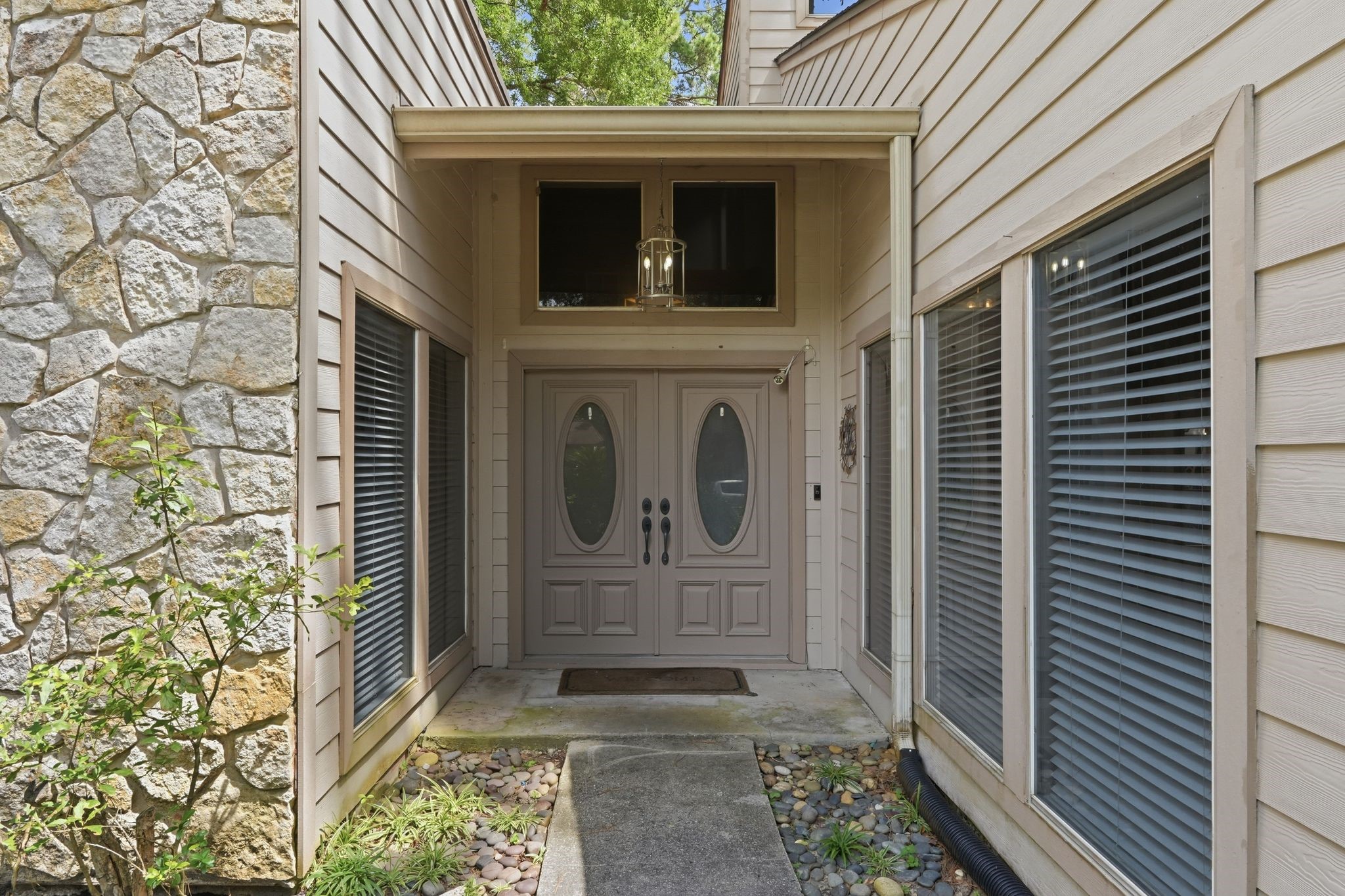 6611 Rippling Hollow Drive Property Photo 4