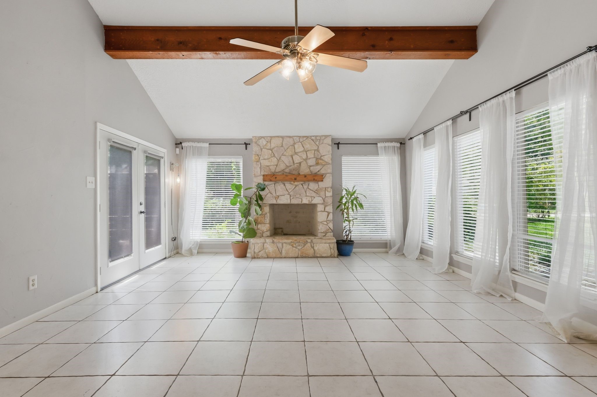 6611 Rippling Hollow Drive Property Photo 7