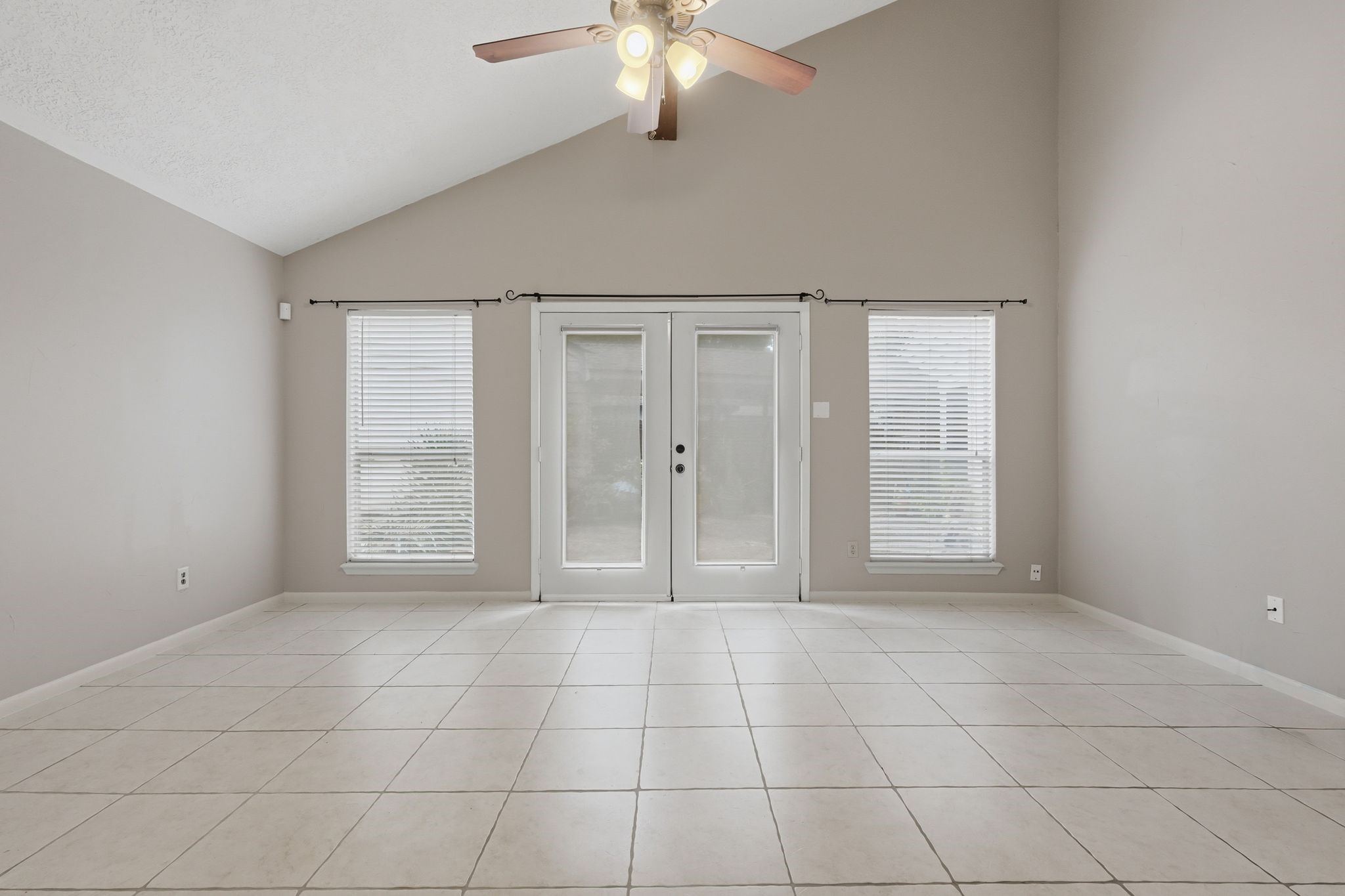 6611 Rippling Hollow Drive Property Photo 25