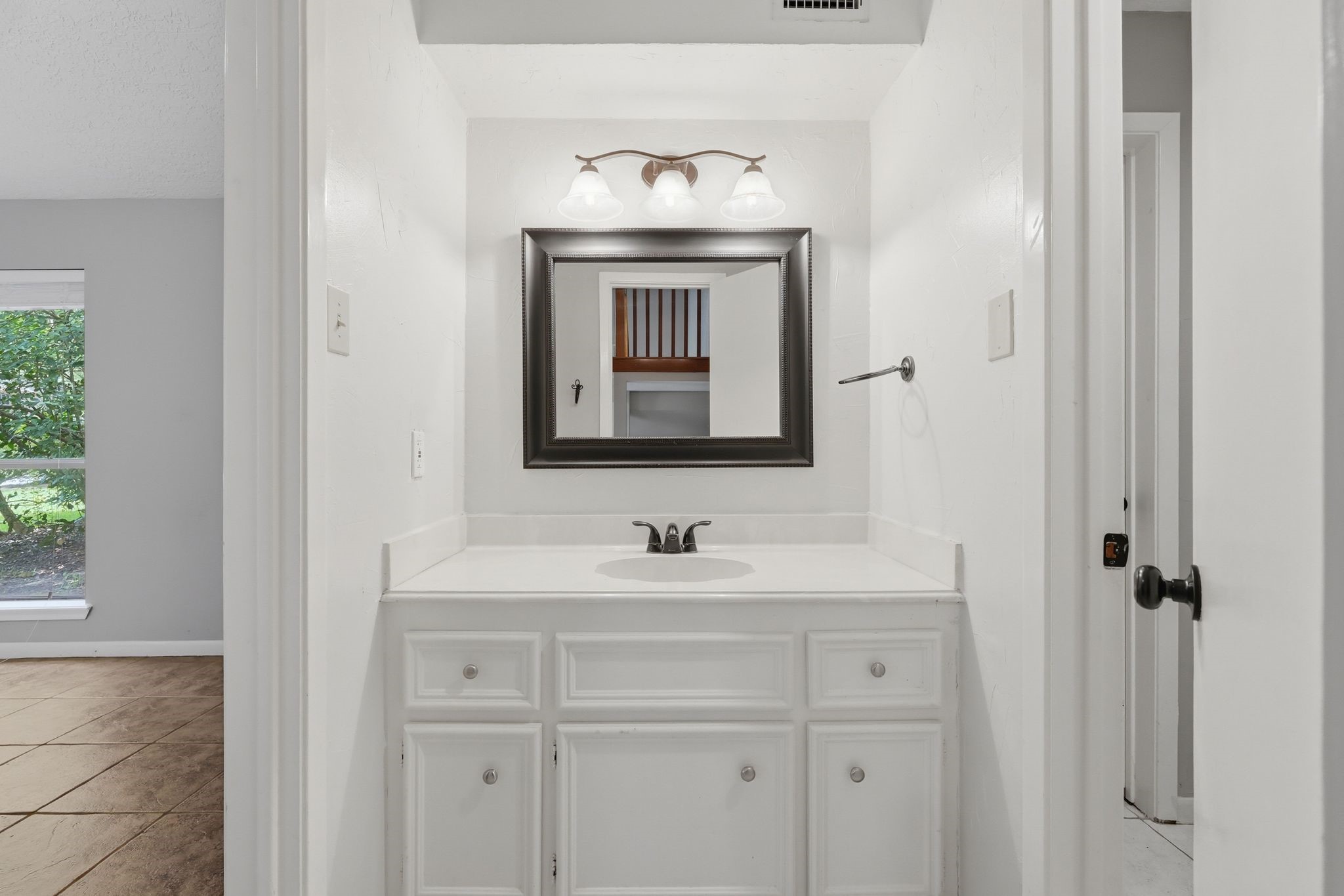 6611 Rippling Hollow Drive Property Photo 34