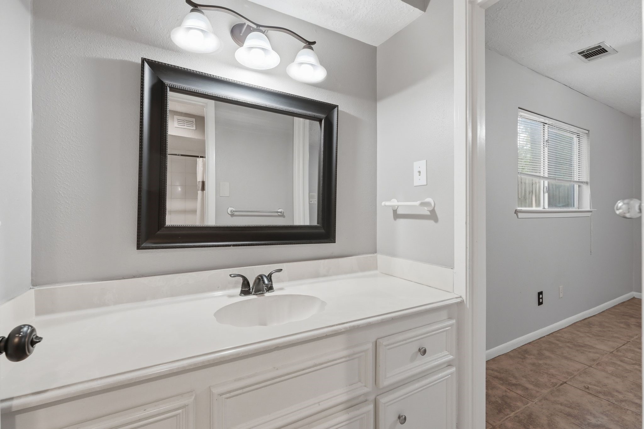 6611 Rippling Hollow Drive Property Photo 42
