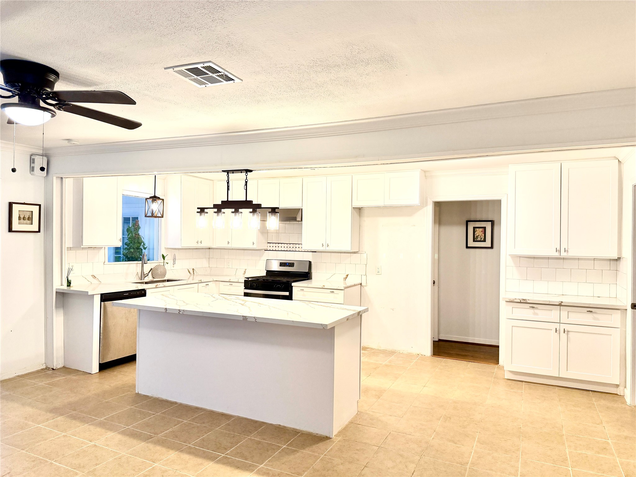 4128 Bissonnet Street Property Photo 8