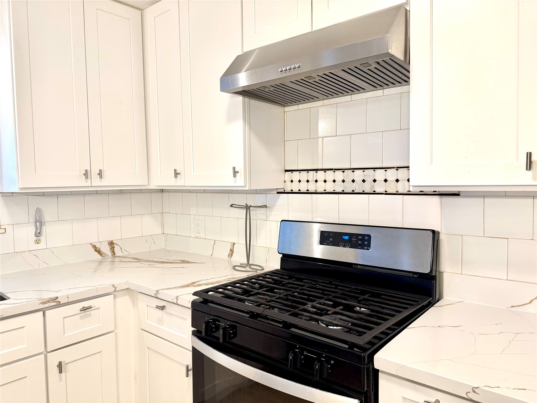 4128 Bissonnet Street Property Photo 11