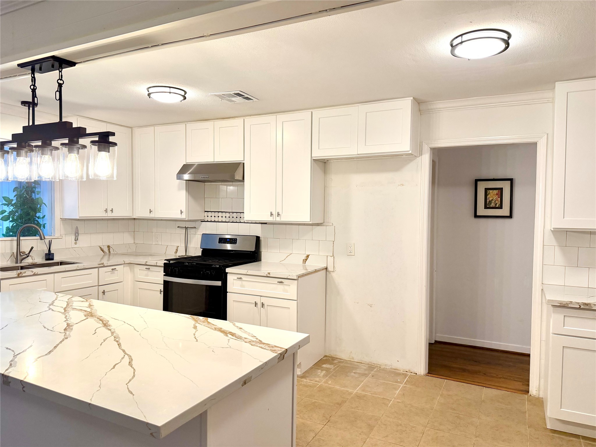 4128 Bissonnet Street Property Photo 13