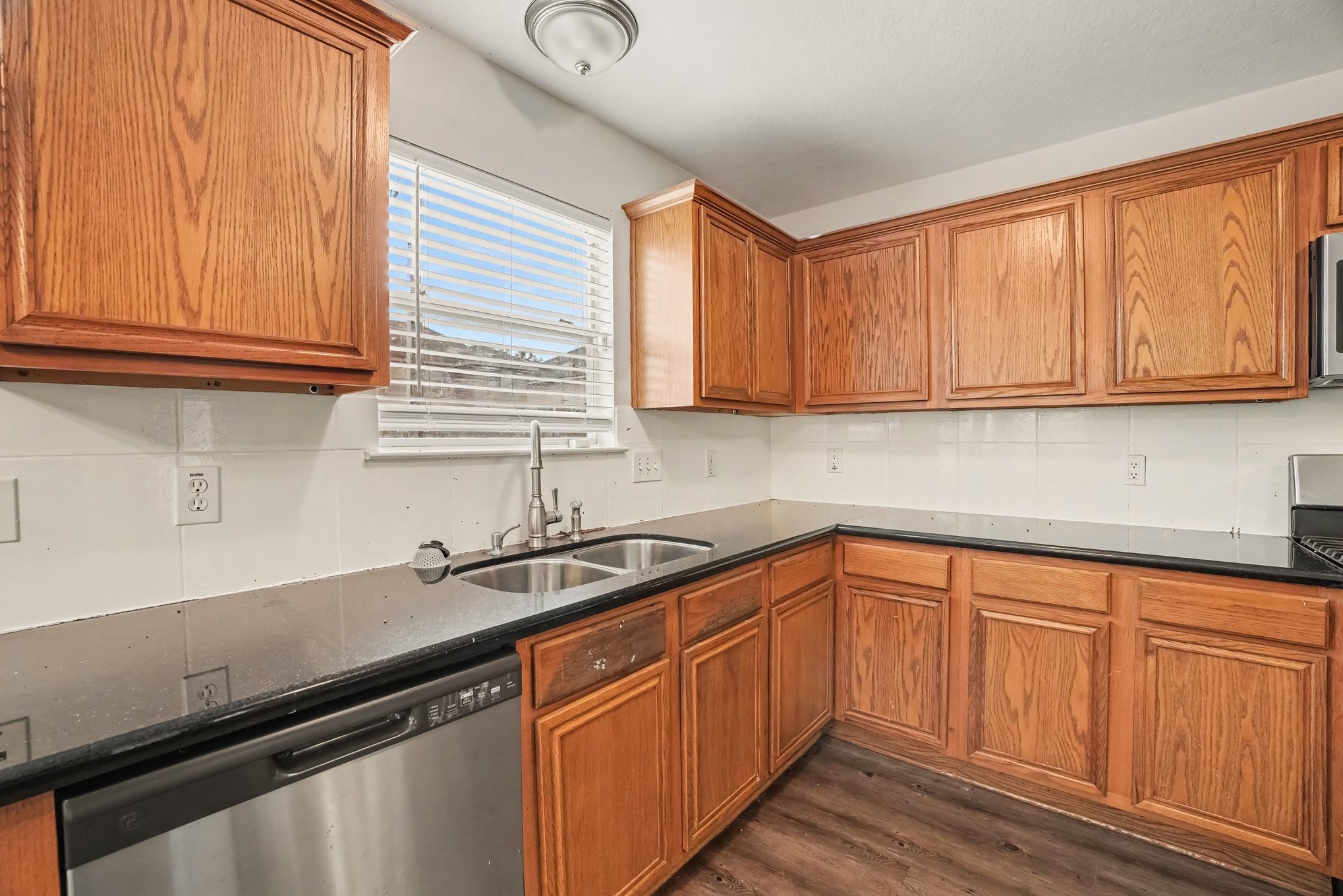 913 Chad Property Photo 6