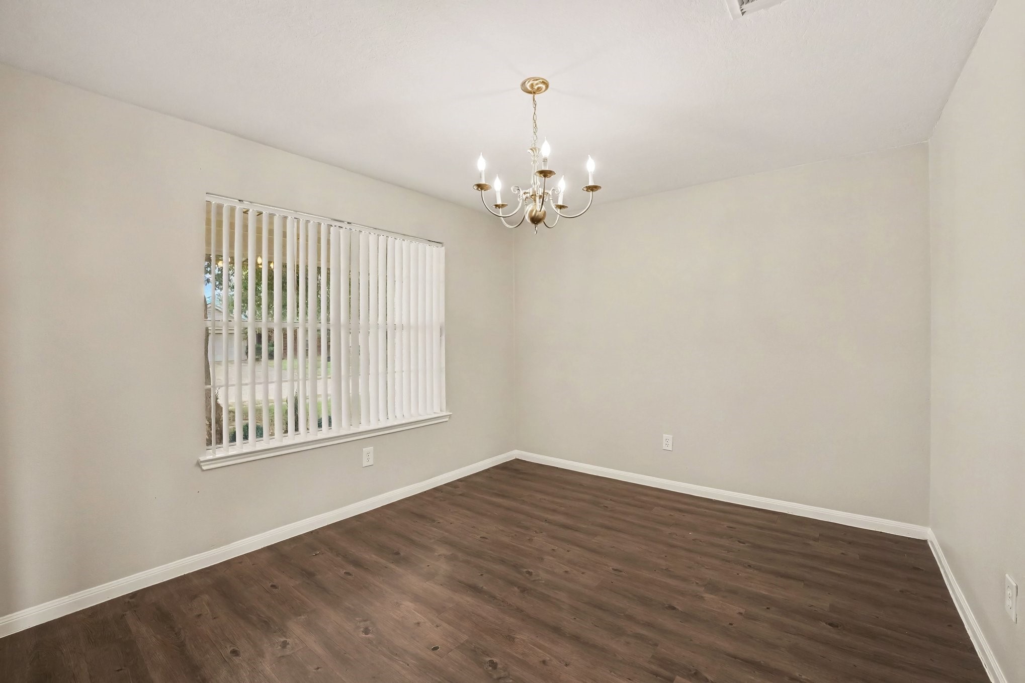913 Chad Property Photo 11