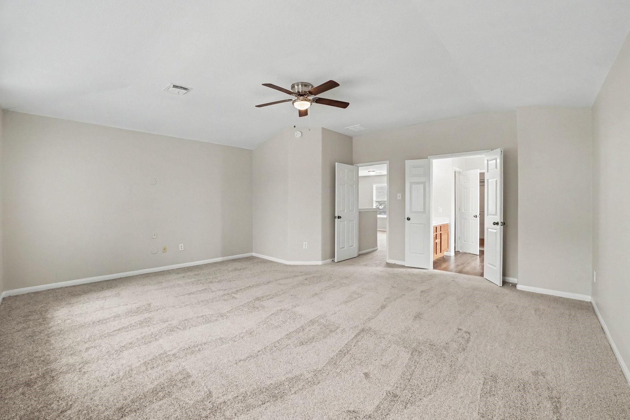 913 Chad Property Photo 18